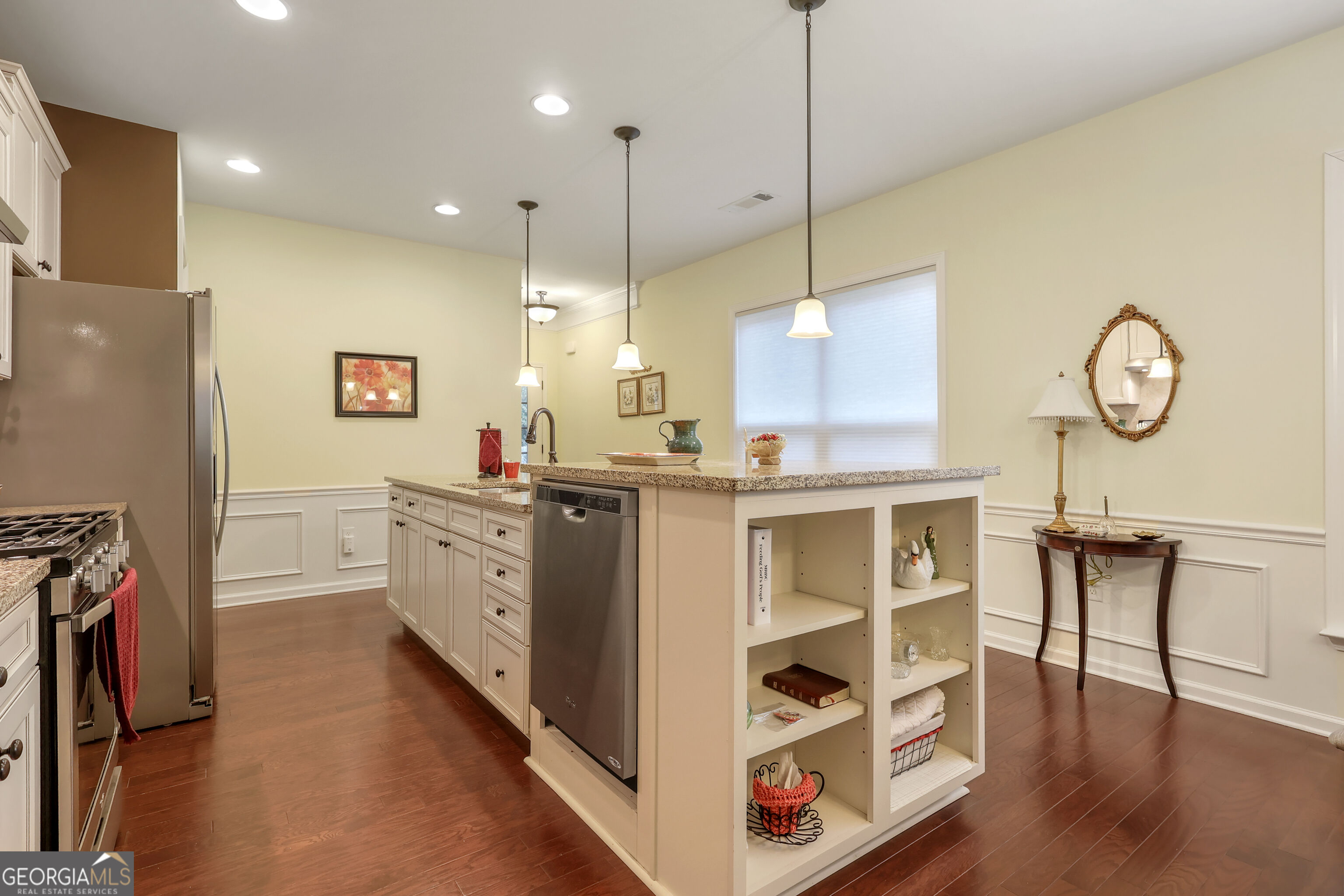 347 Sandy Springs Drive Property Photo 5