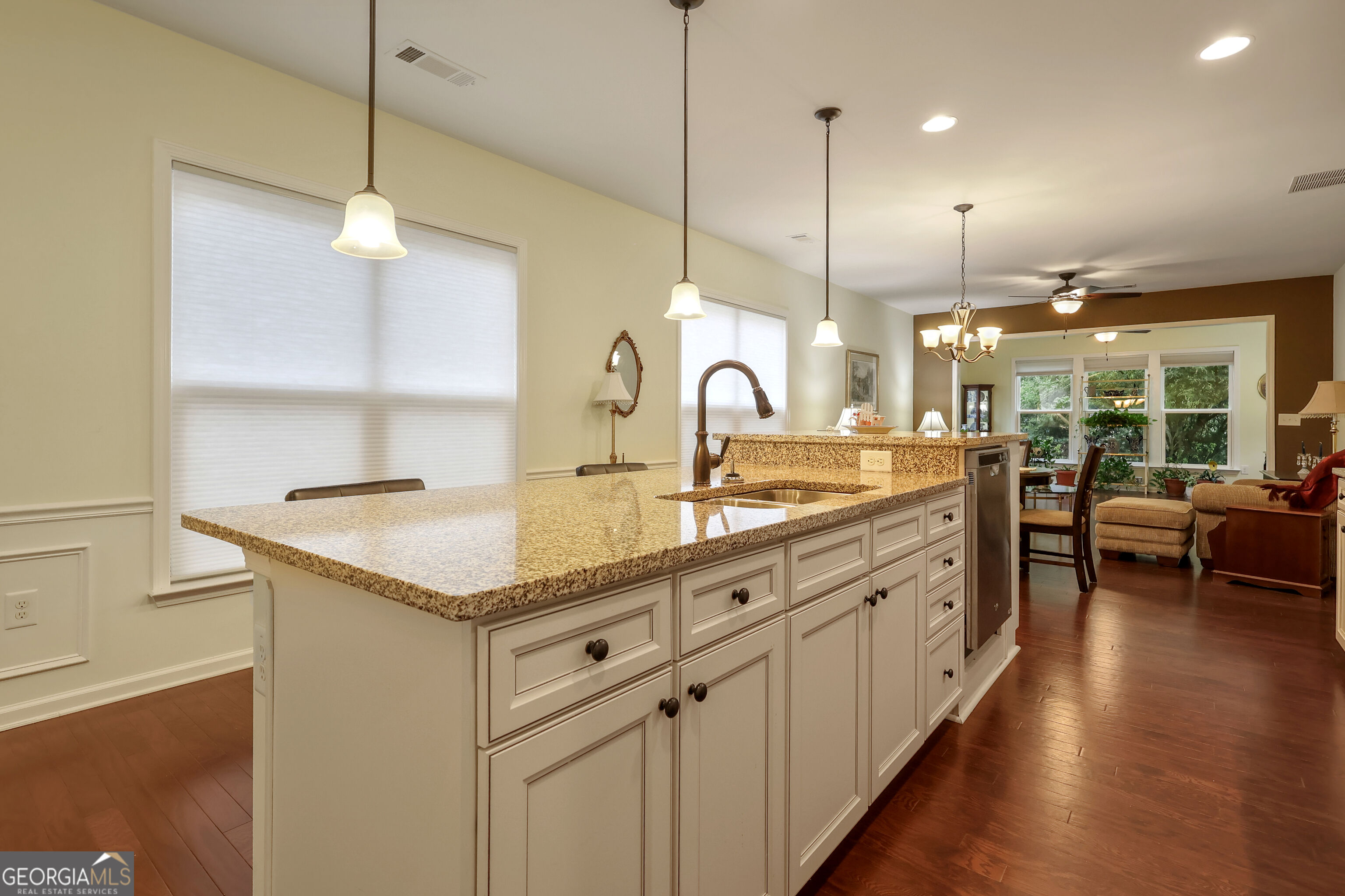 347 Sandy Springs Drive Property Photo 7