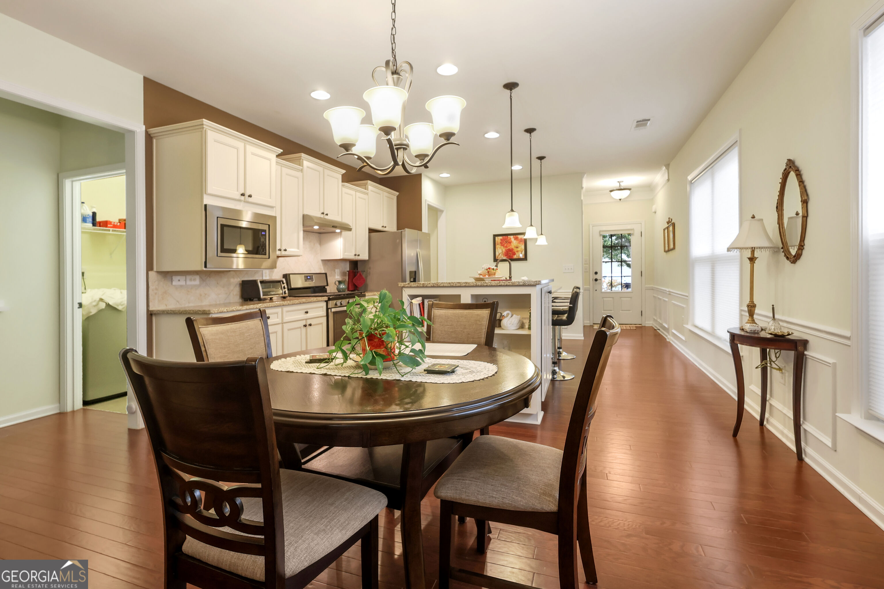 347 Sandy Springs Drive Property Photo 9