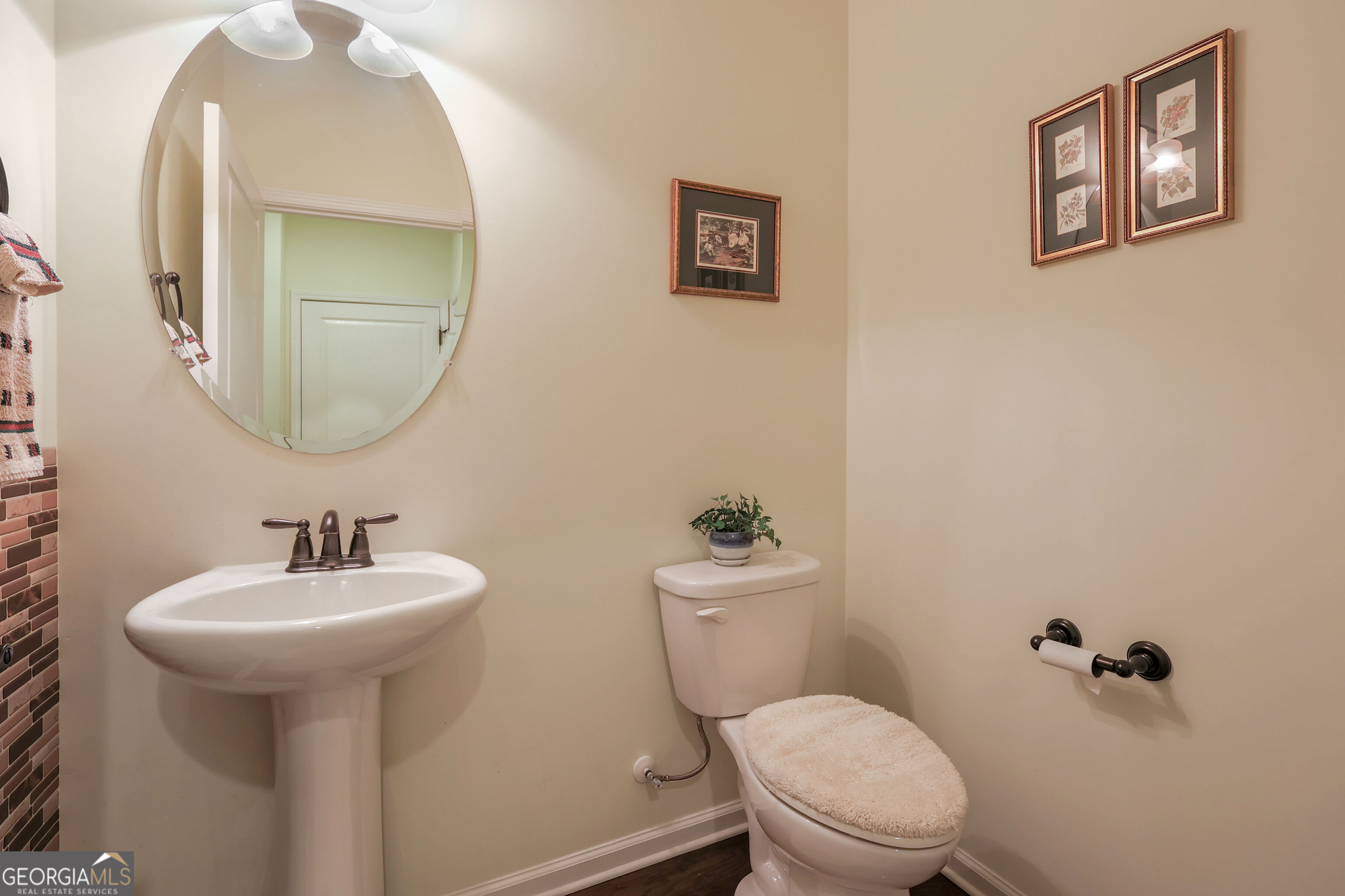 347 Sandy Springs Drive Property Photo 15