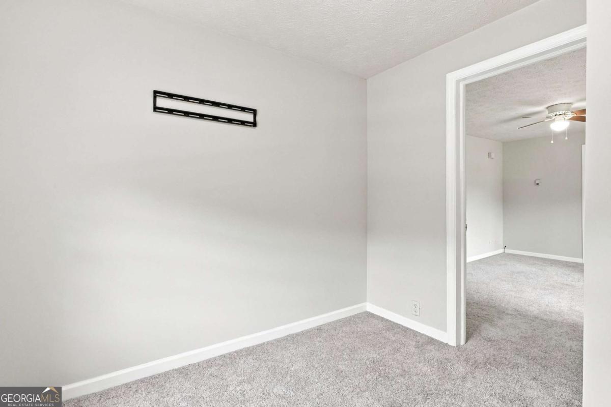 3350 Center Street Property Photo 9