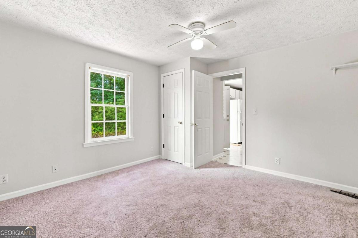 3350 Center Street Property Photo 10