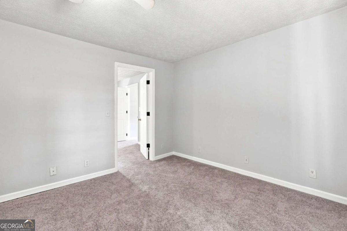3350 Center Street Property Photo 11