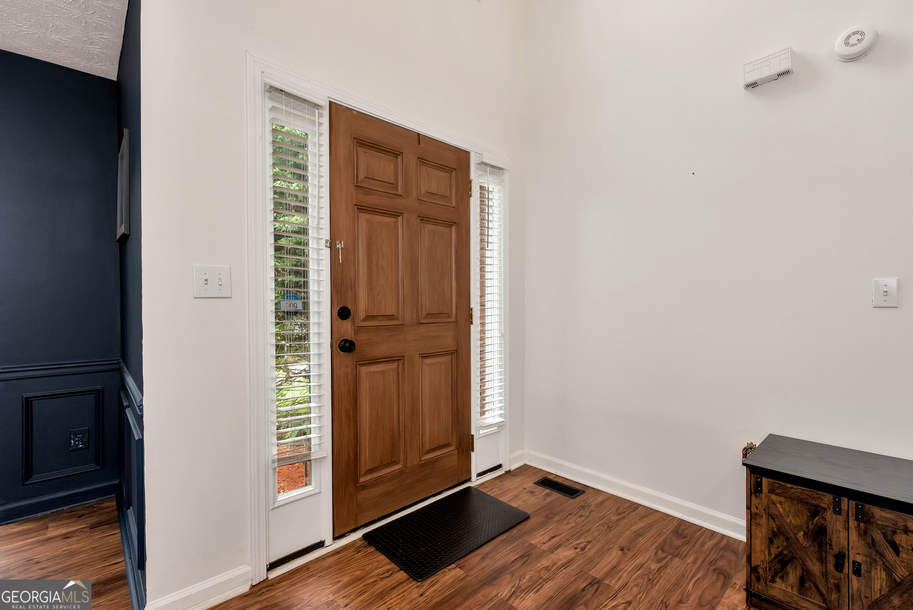4130 Lake Drive Property Photo 3