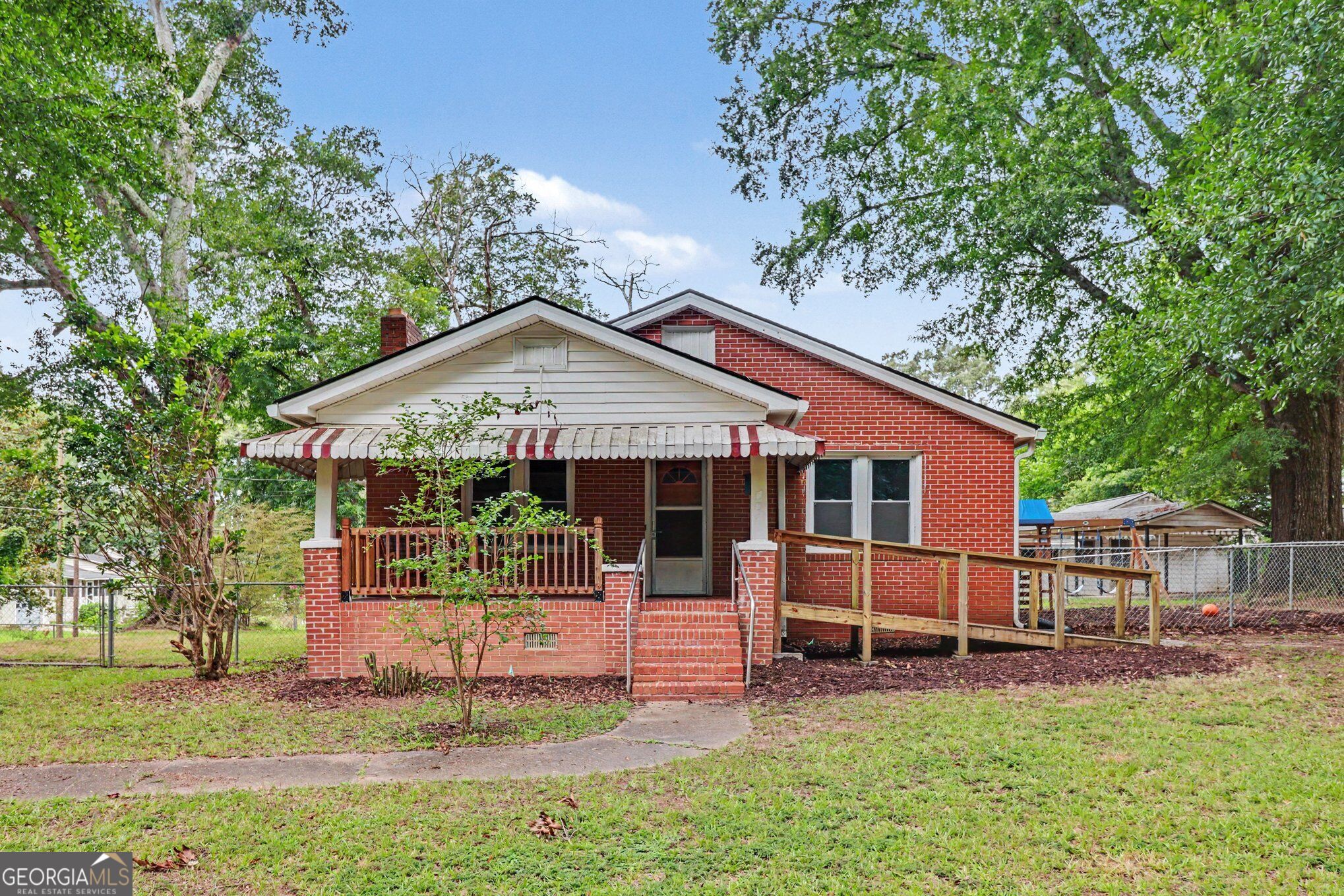 160 Connecticut Avenue Property Photo 1