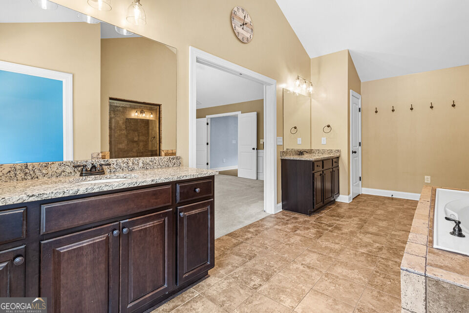 15 Madeline Way Property Photo 23