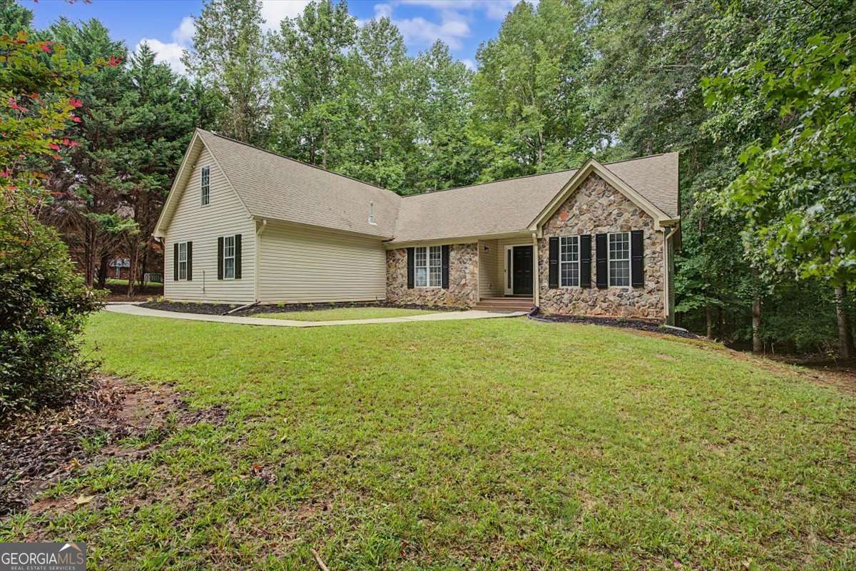 590 S Alexander Creek Road Property Photo 3