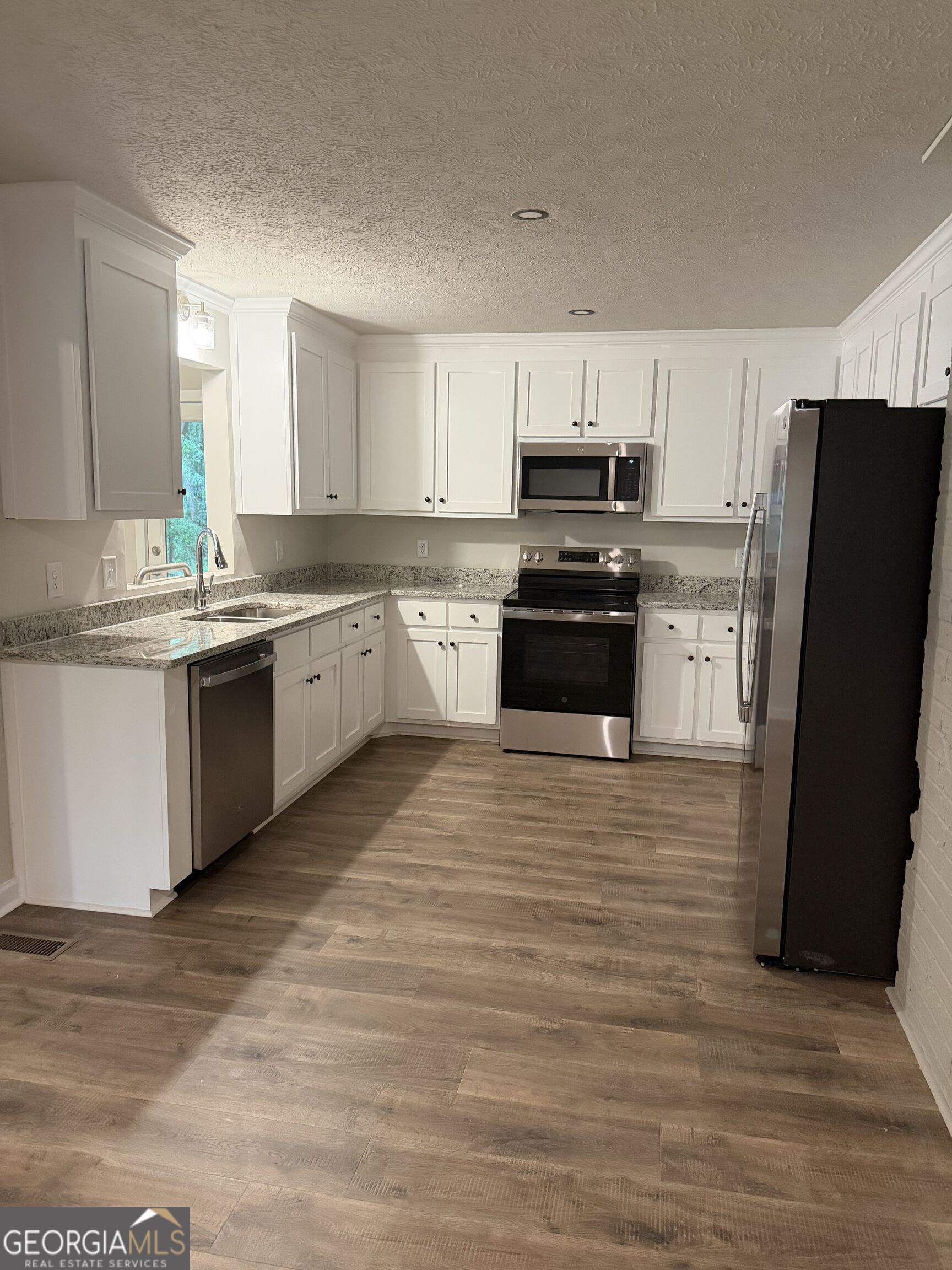 290 Booth Road Property Photo 7