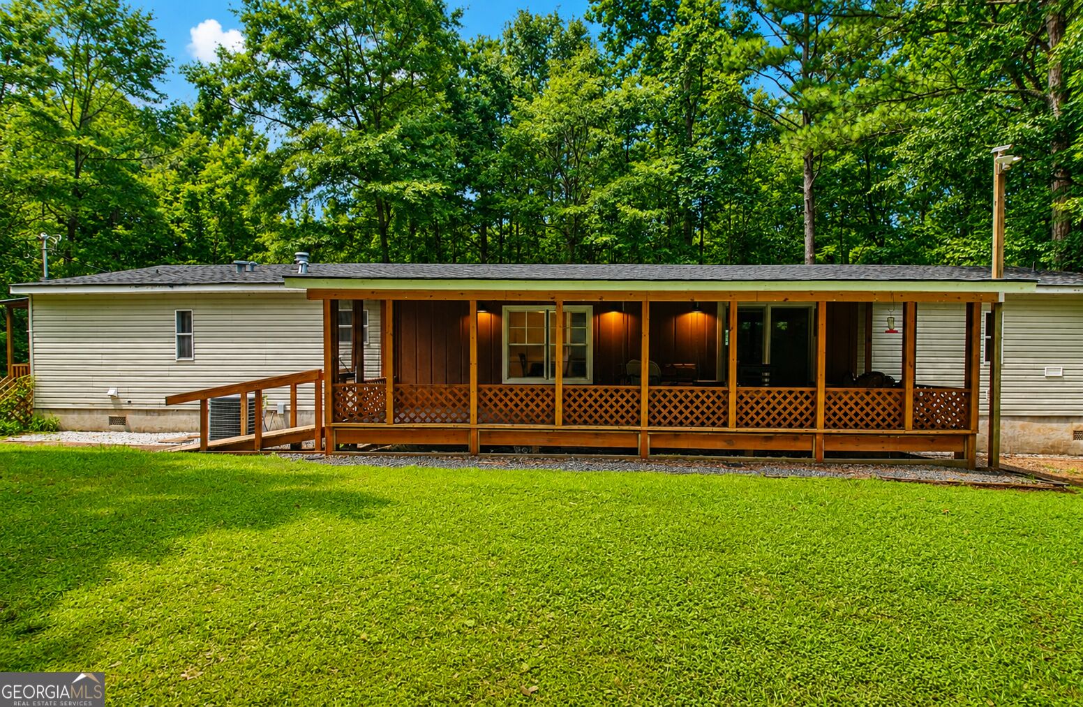 8622 Whitehouse Parkway Property Photo 1