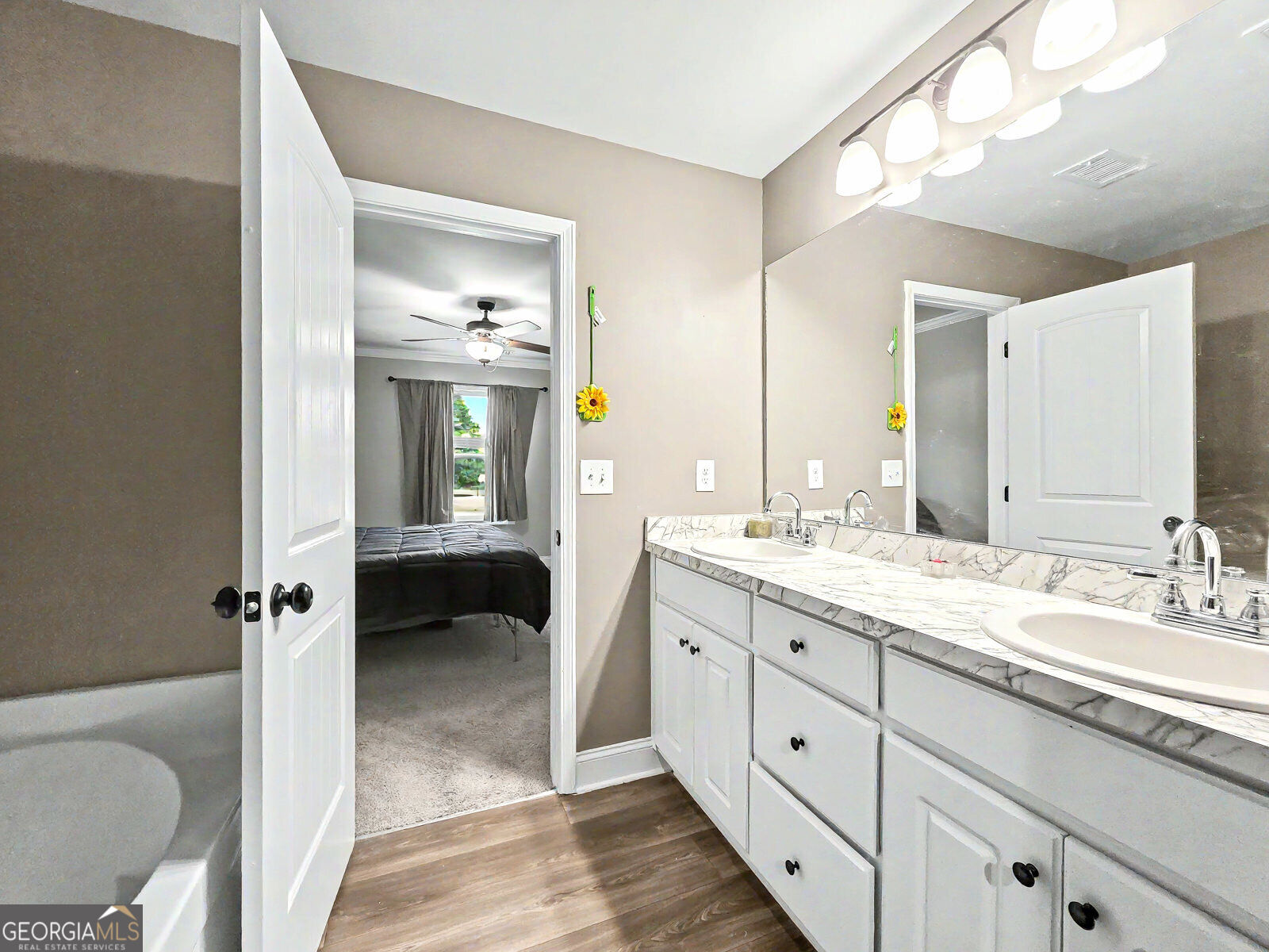 108 Creek Haven Drive Property Photo 16