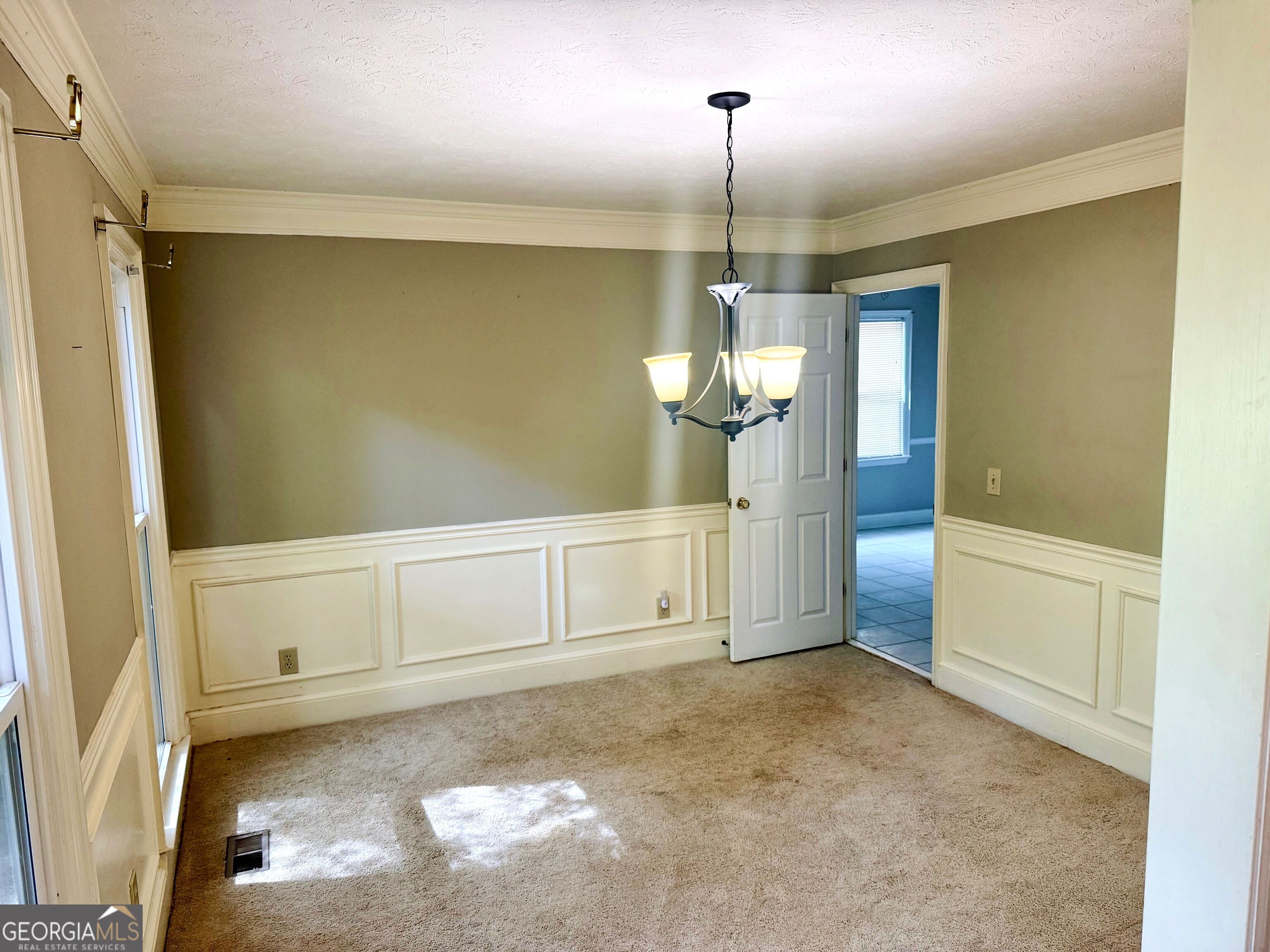 206 Sturbridge Drive Property Photo 5