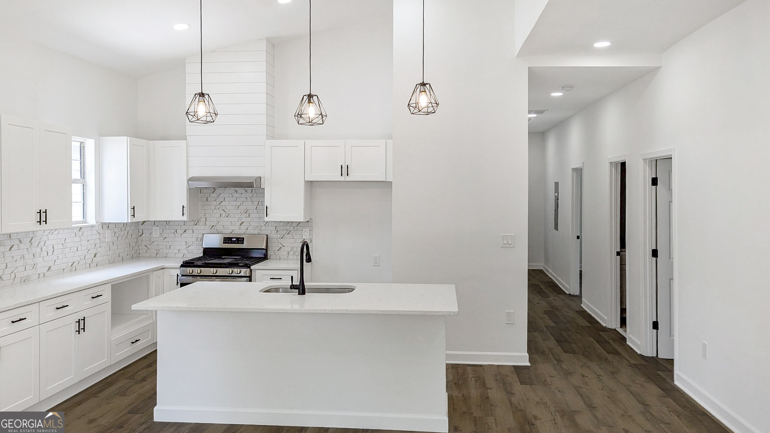 923 Smith Street Sw Property Photo 2