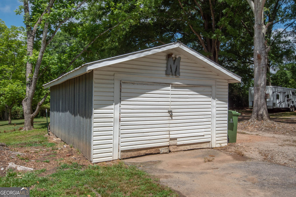 333 Carver Road Property Photo 6