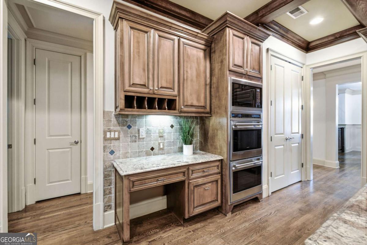 6945 Wakehurst Place Property Photo 27