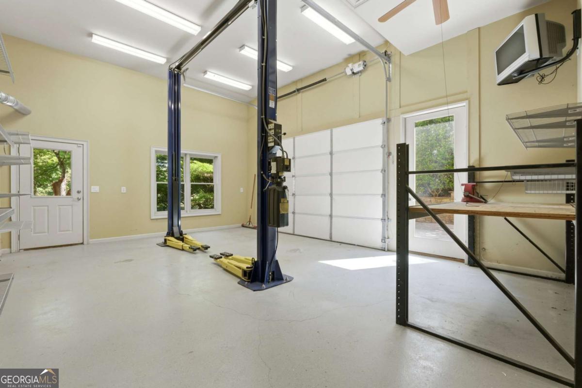 6945 Wakehurst Place Property Photo 70