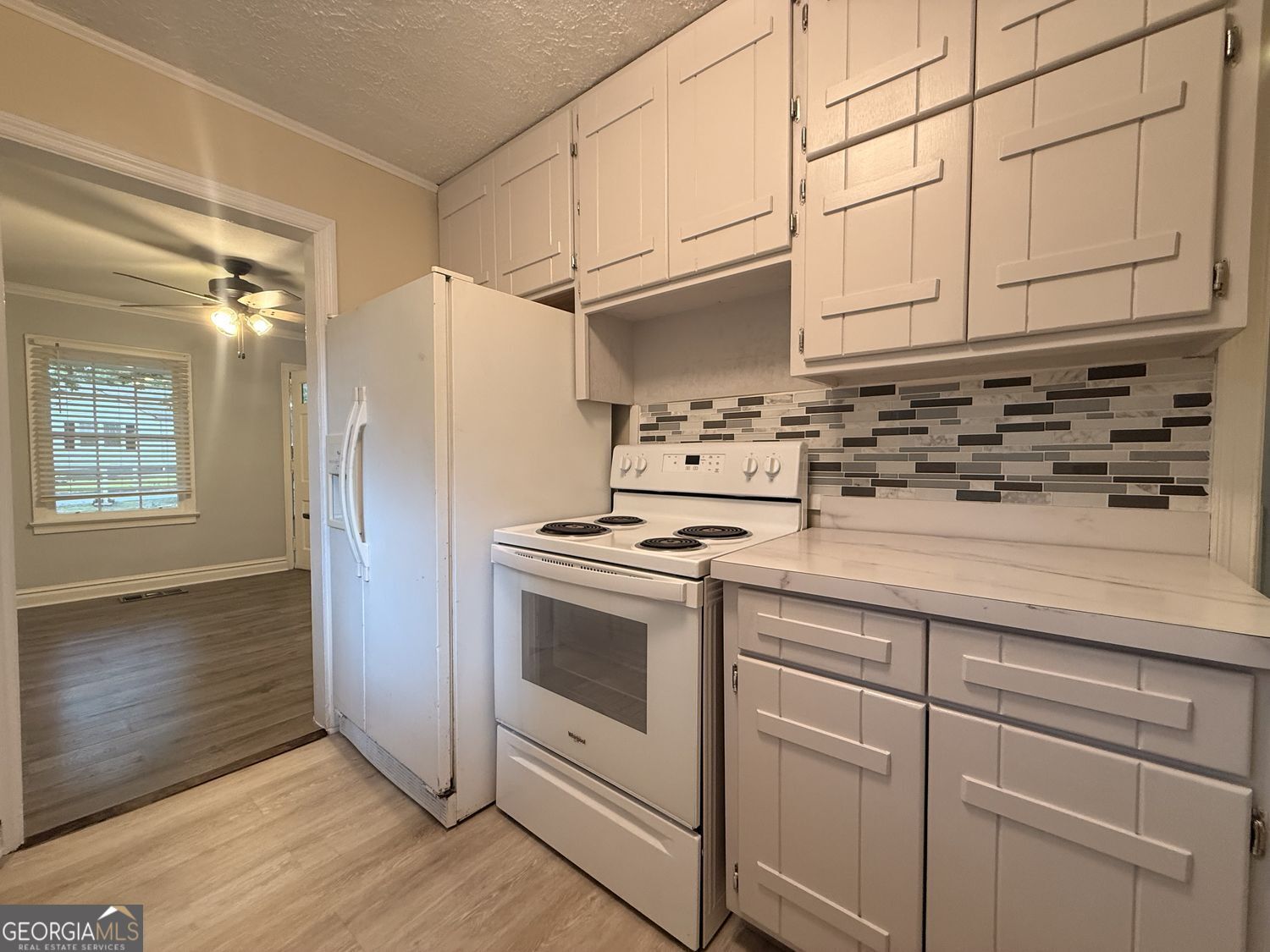 5132 Warner Street Property Photo 8