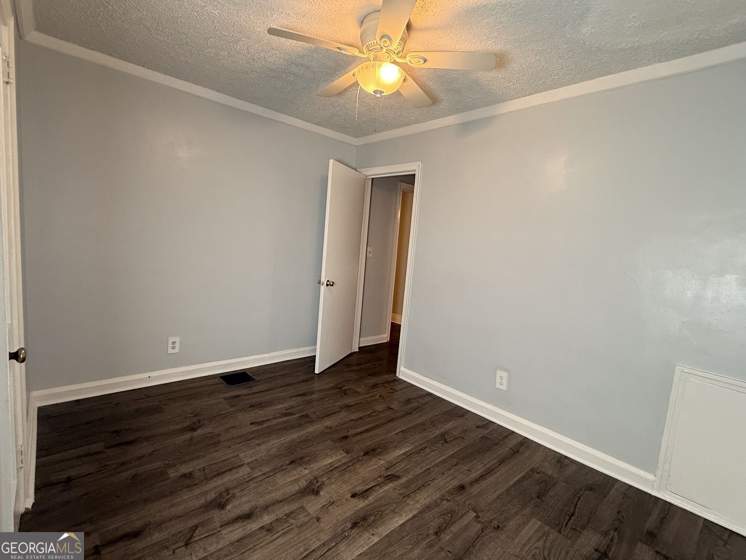 5132 Warner Street Property Photo 12