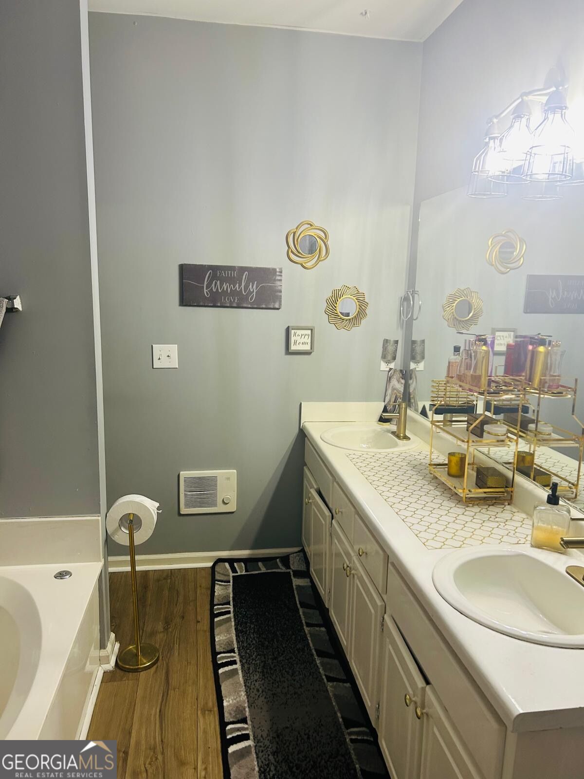 6582 Aquila Drive Property Photo 11