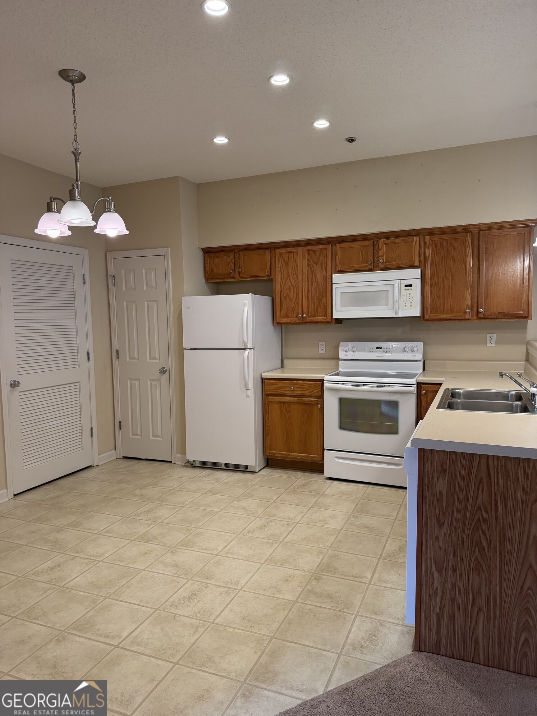 150 Old Mill Road # 311 Property Photo 4