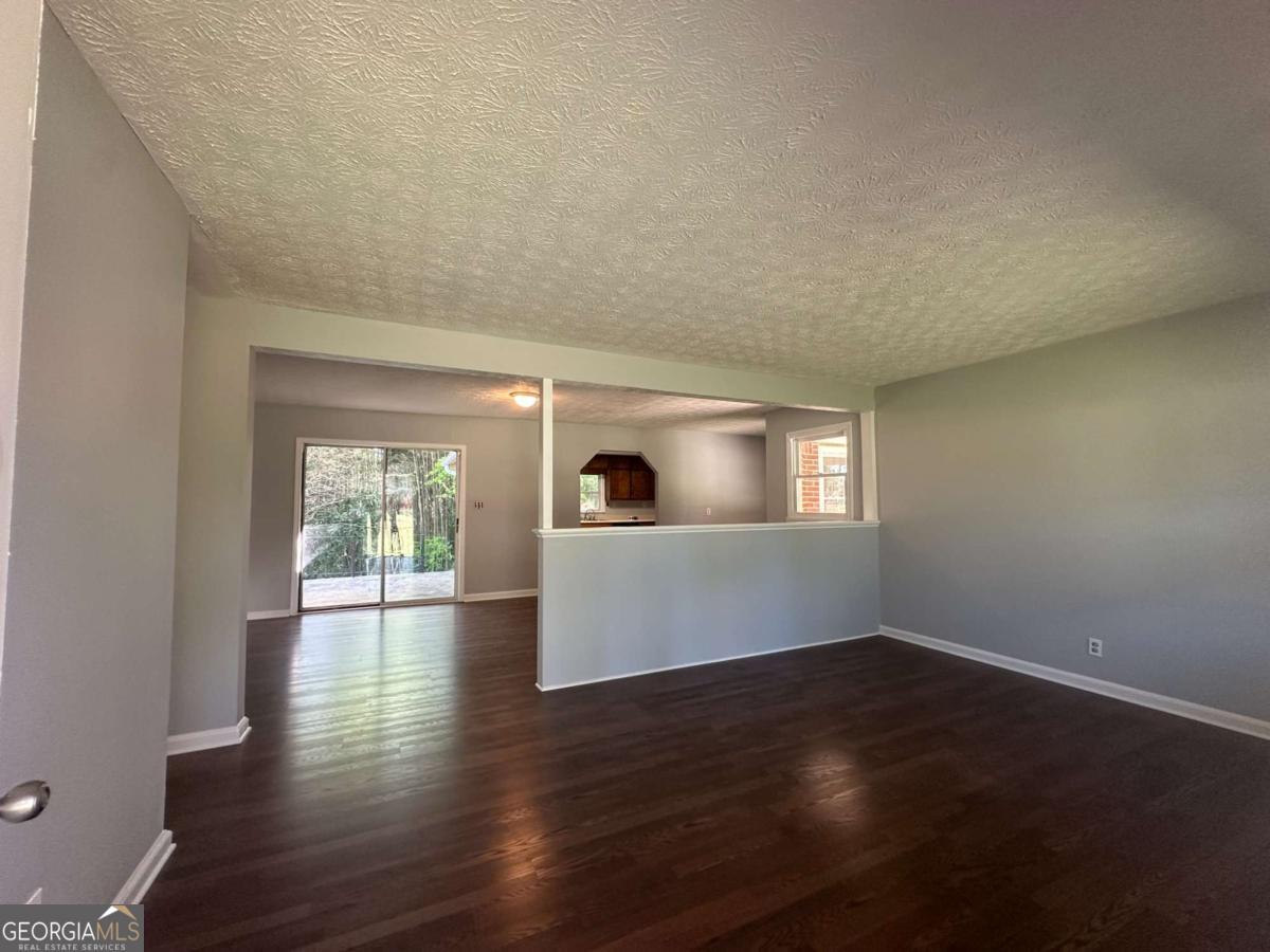 1809 Stratford Arms Drive Property Photo 3