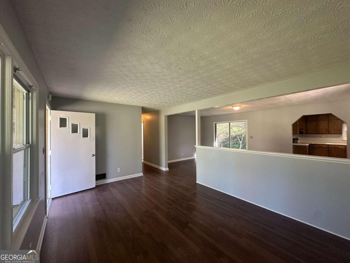 1809 Stratford Arms Drive Property Photo 3