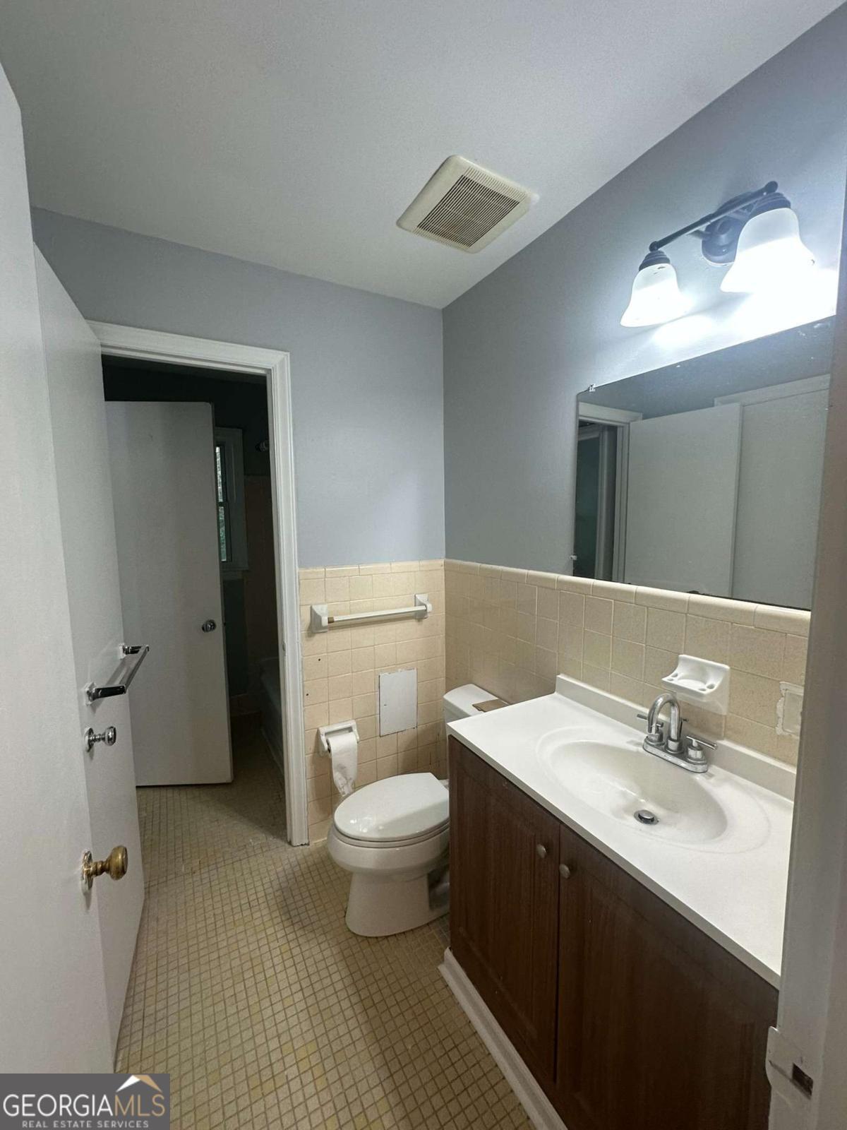 1809 Stratford Arms Drive Property Photo 6