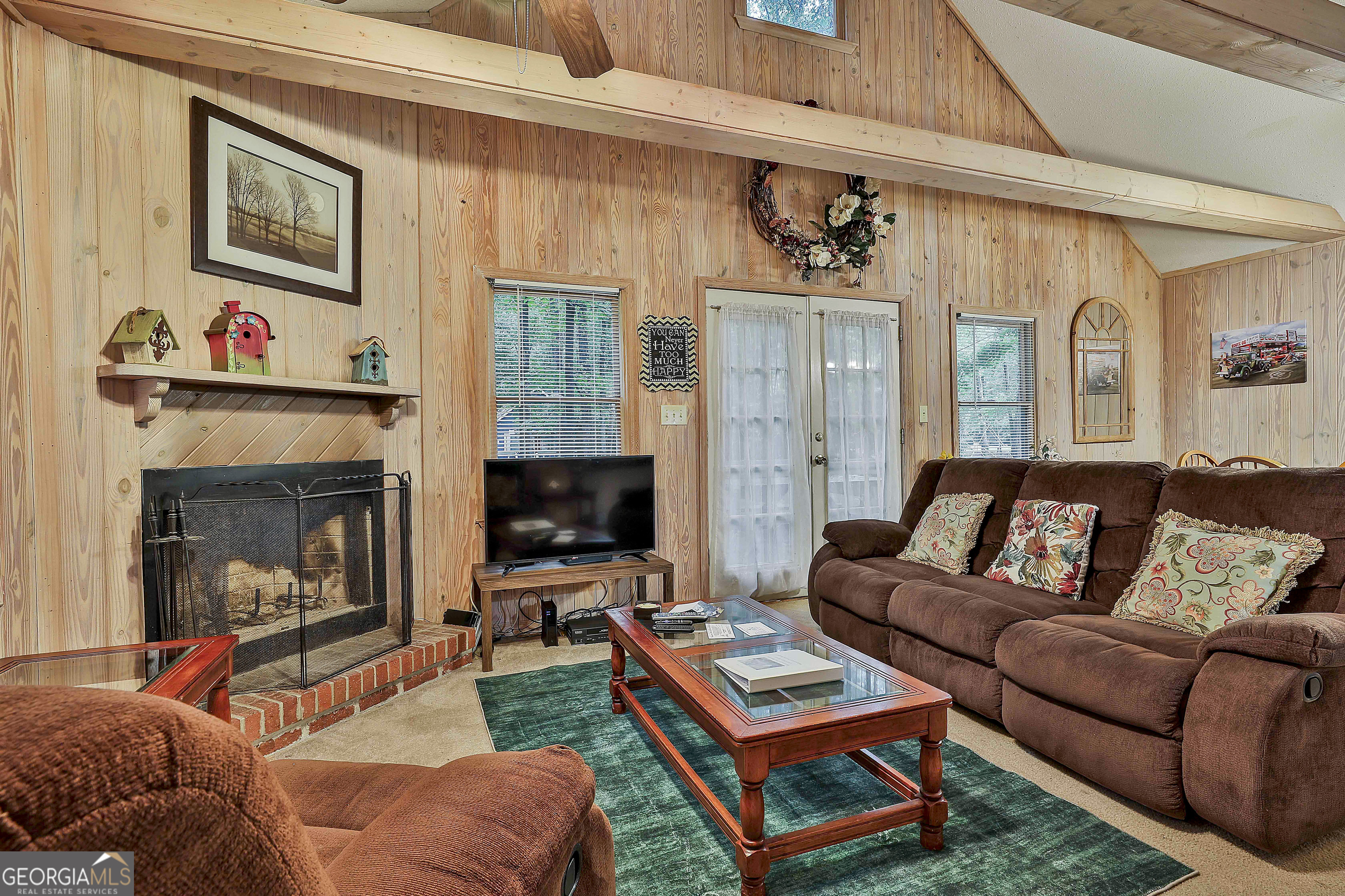 106 Chalet Circle Property Photo 4