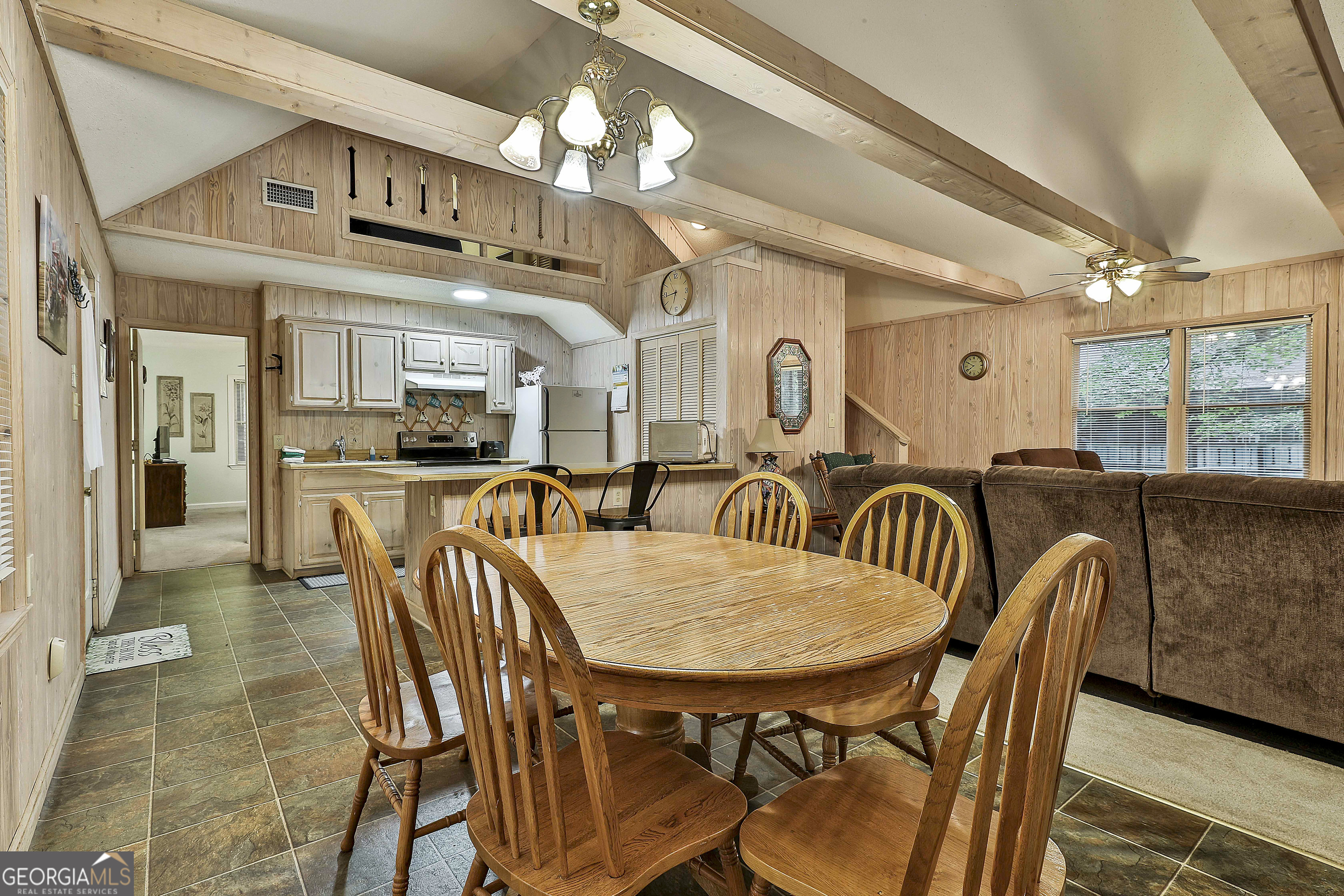 106 Chalet Circle Property Photo 12