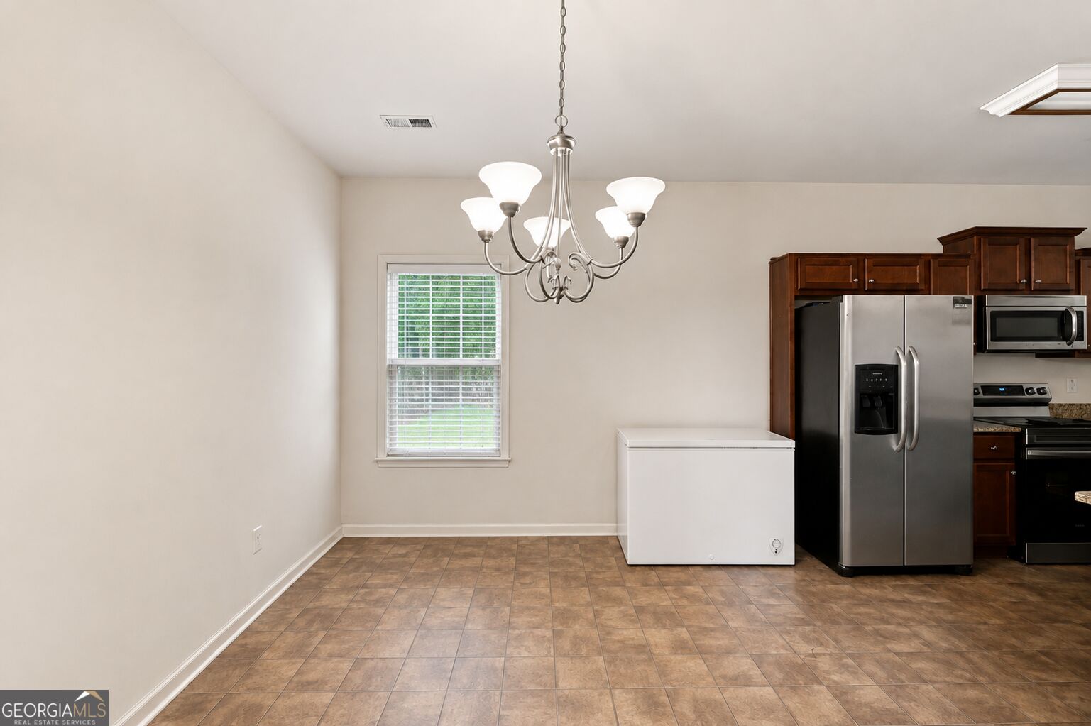 425 Cathedral Drive Property Photo 6