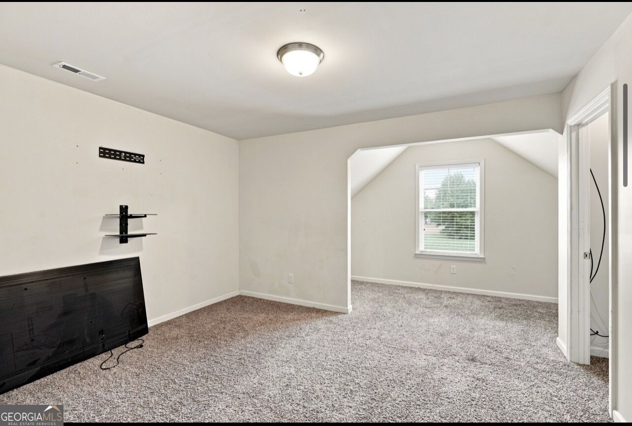425 Cathedral Drive Property Photo 9