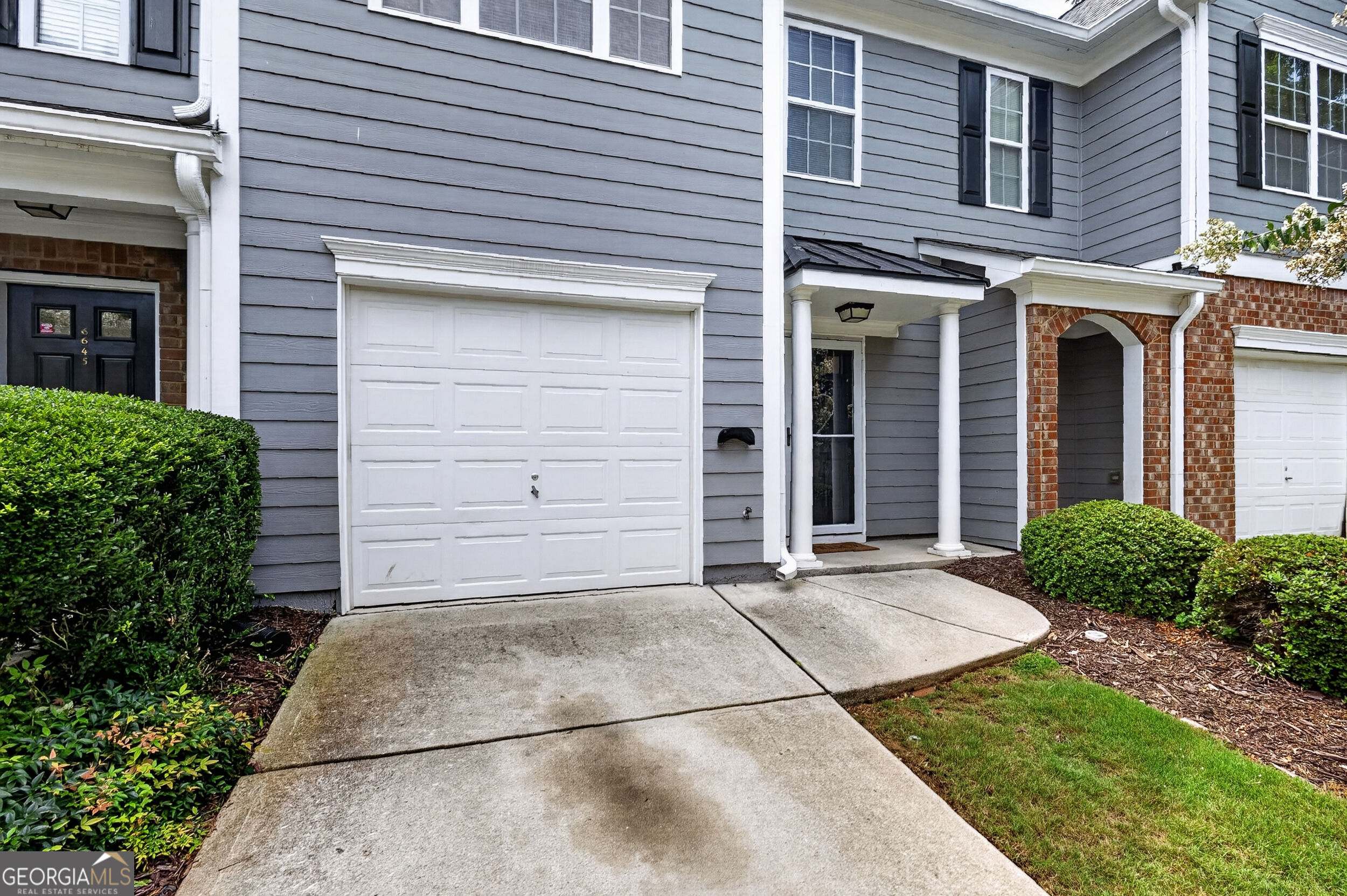 6647 Splashwater Drive Property Photo 2