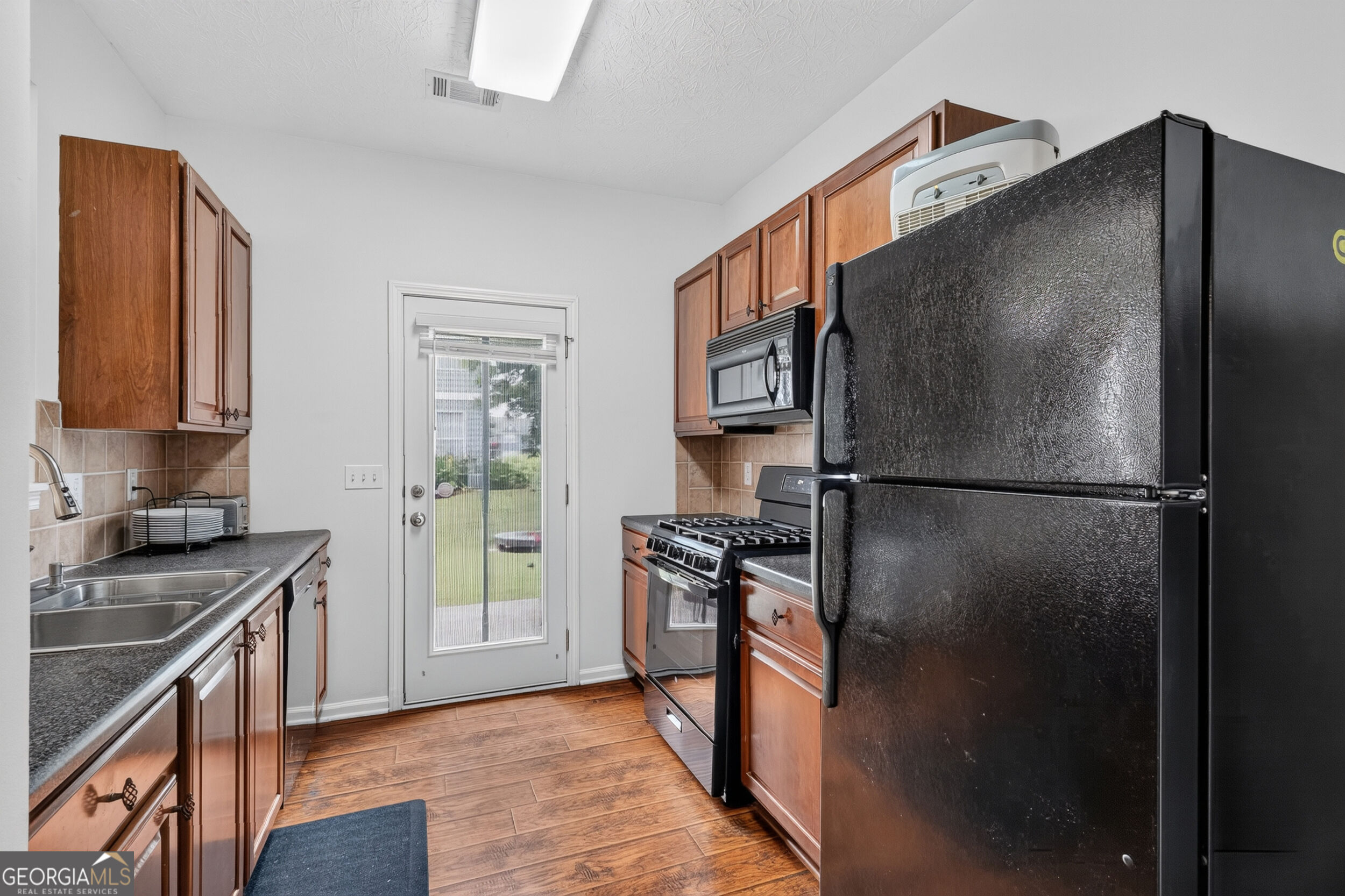6647 Splashwater Drive Property Photo 11
