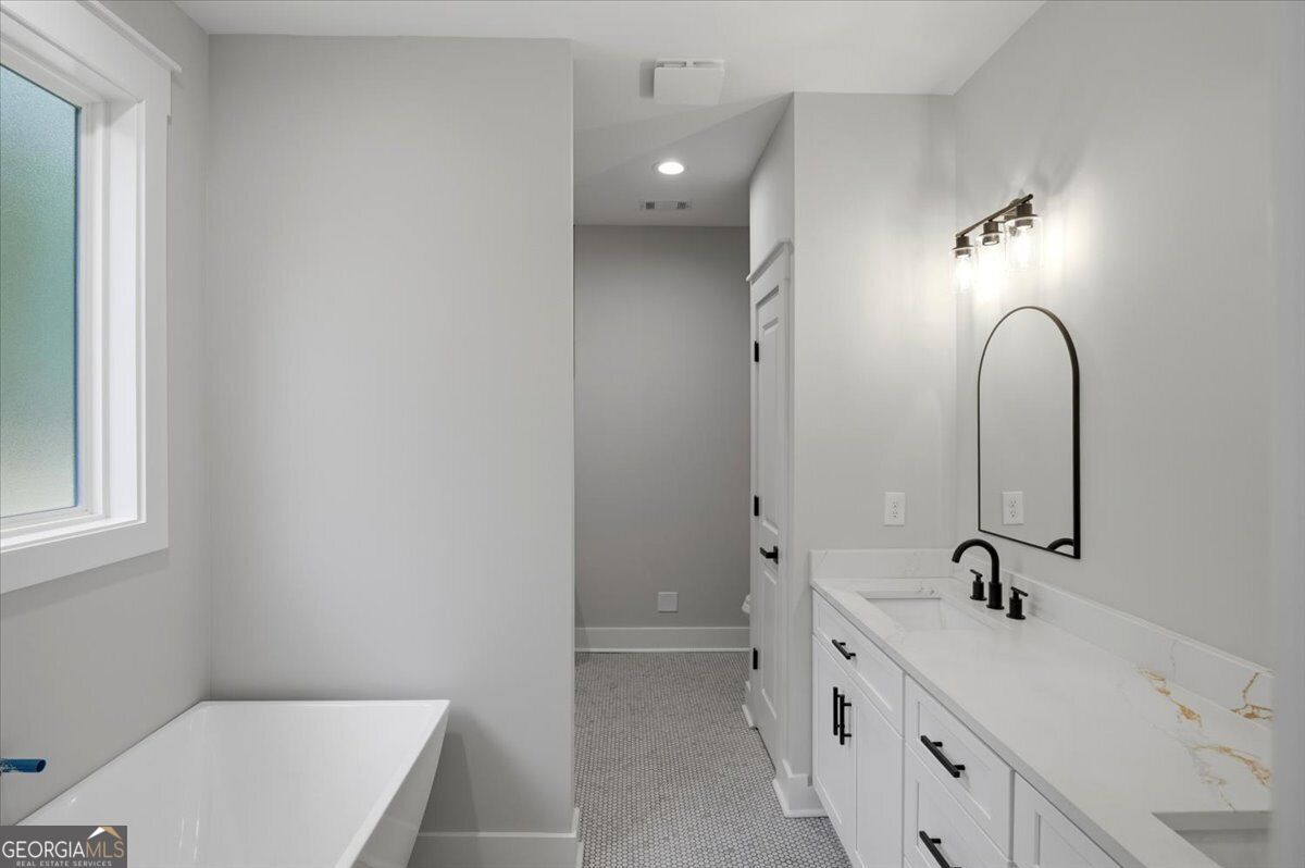 1273 English Road Property Photo 14