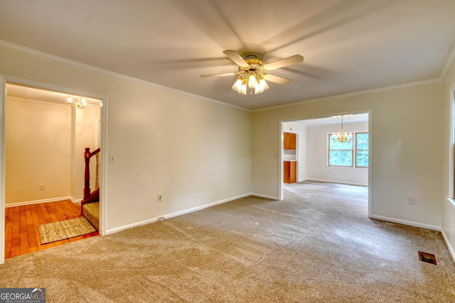 151 Sharp Top Circle Property Photo 3