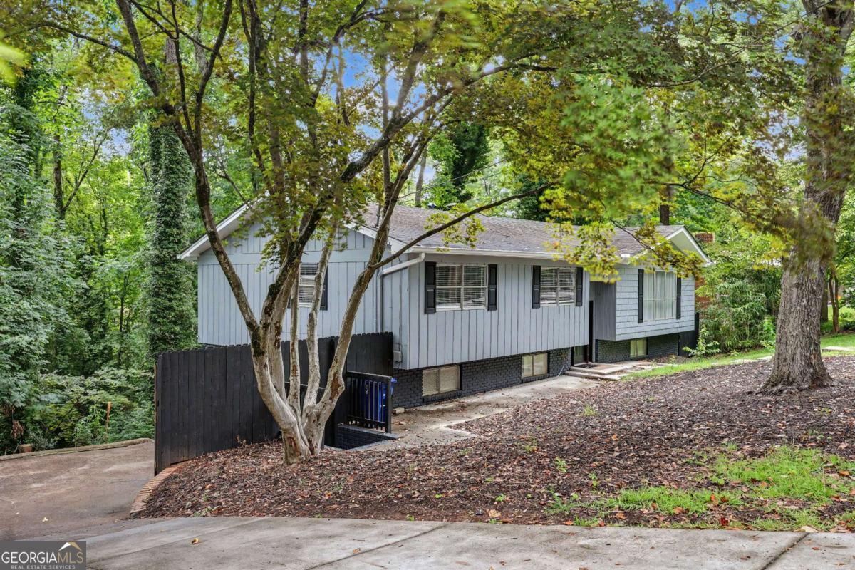 2276 Skyline Drive Property Photo 7