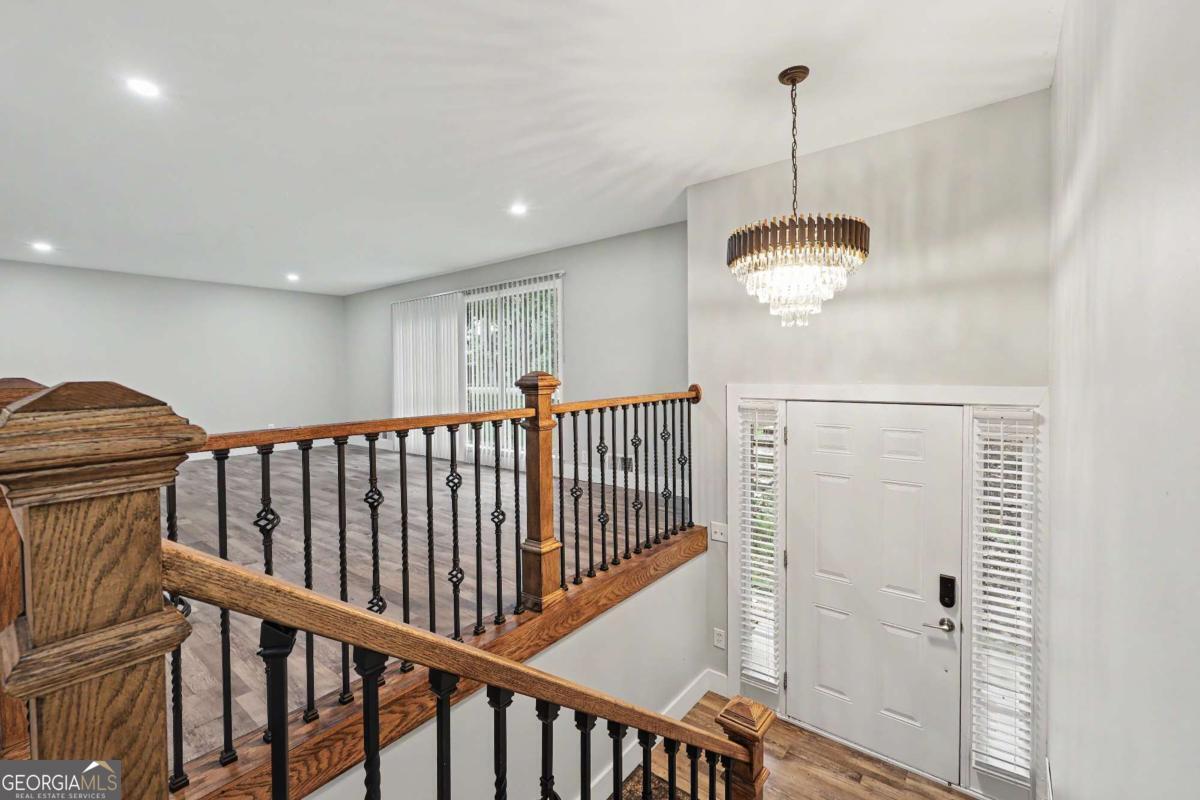 2276 Skyline Drive Property Photo 8