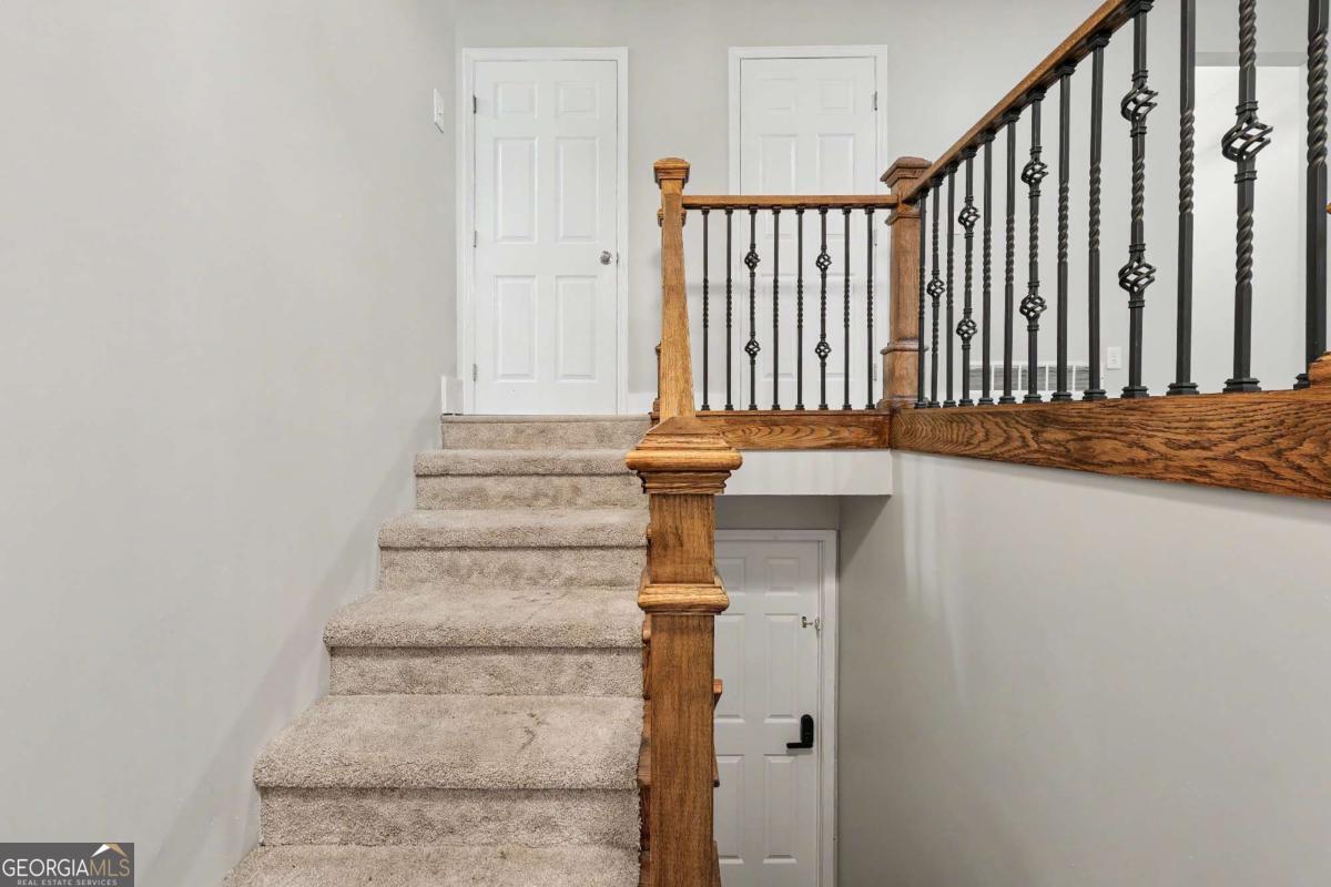 2276 Skyline Drive Property Photo 9