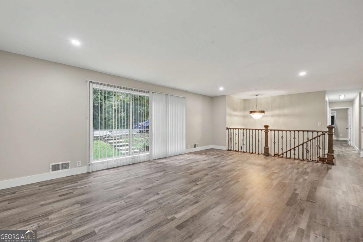 2276 Skyline Drive Property Photo 11