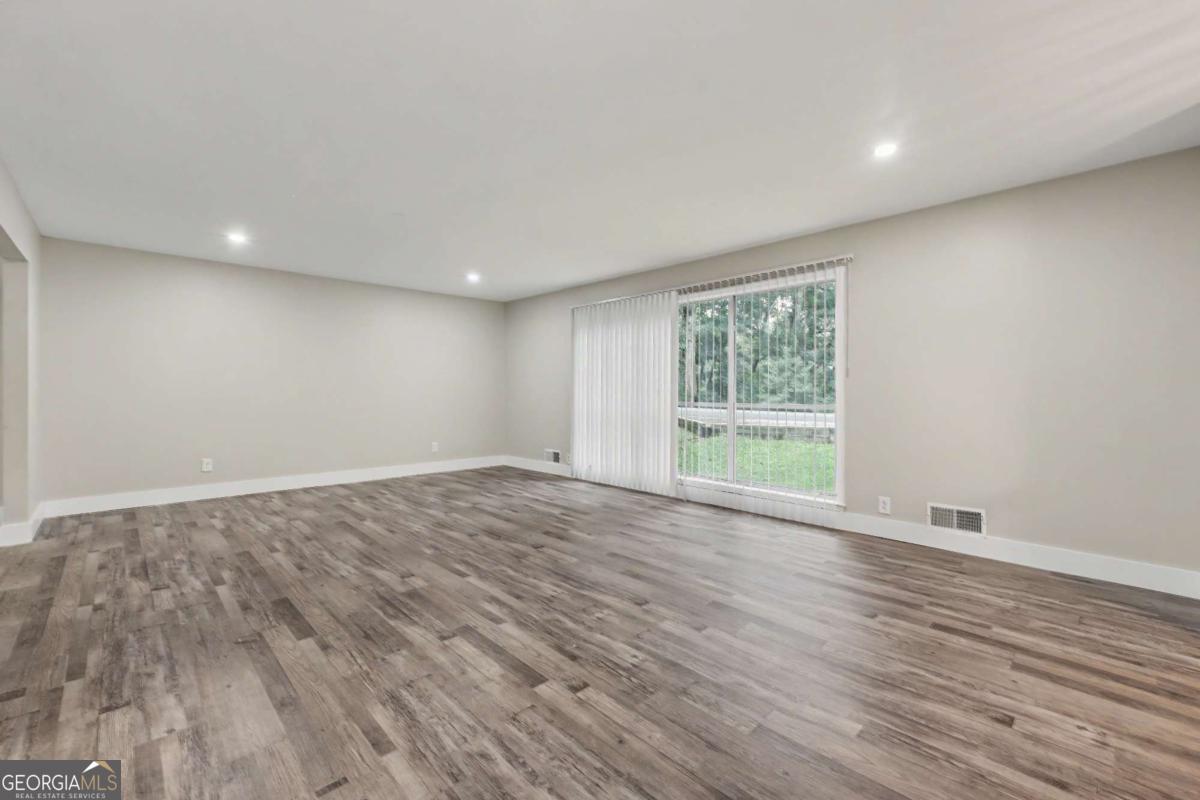 2276 Skyline Drive Property Photo 12
