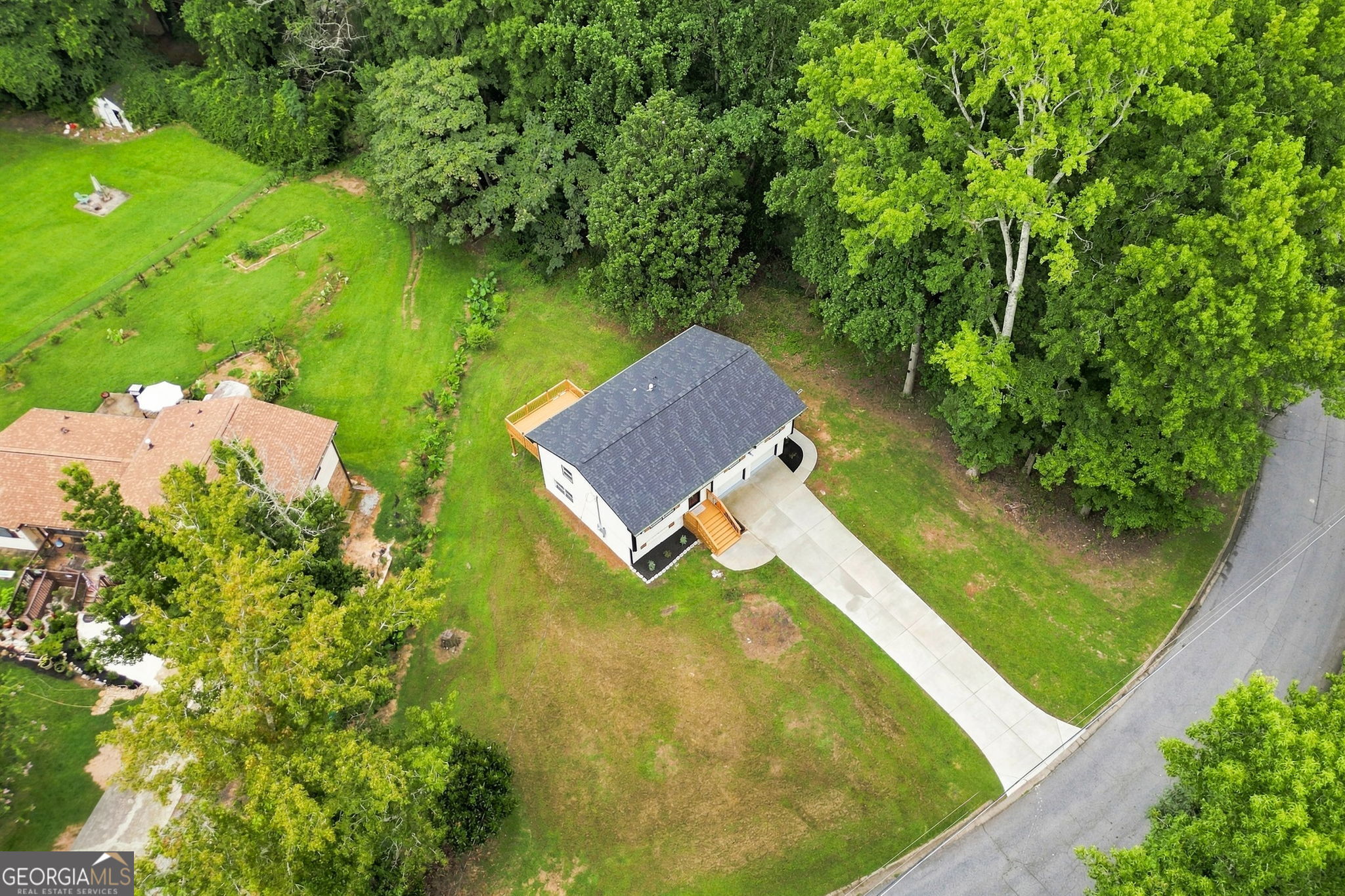 5827 Christopher Lane Property Photo 4