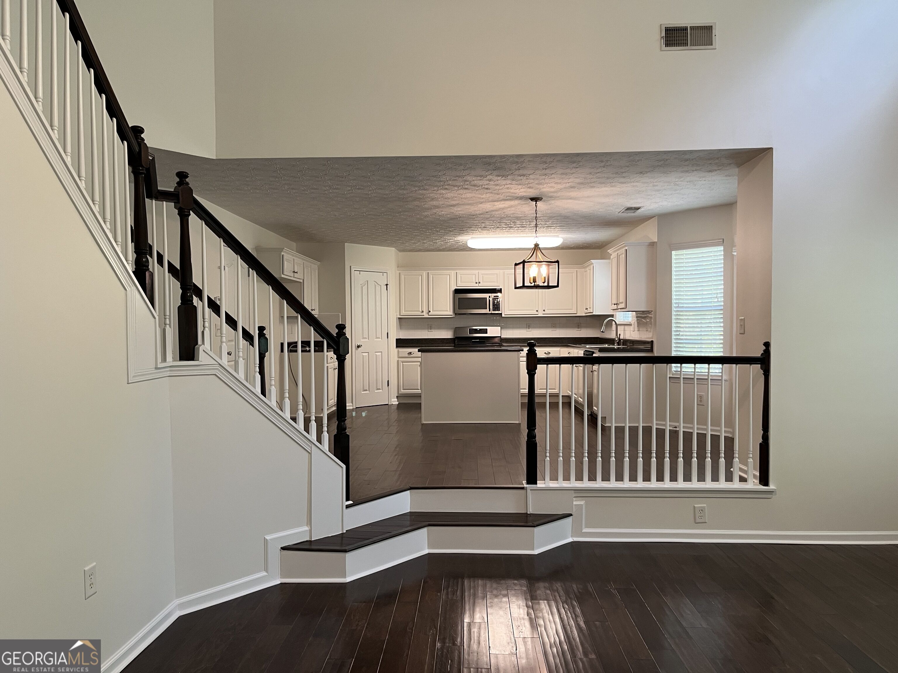 10 New York Avenue Property Photo 3