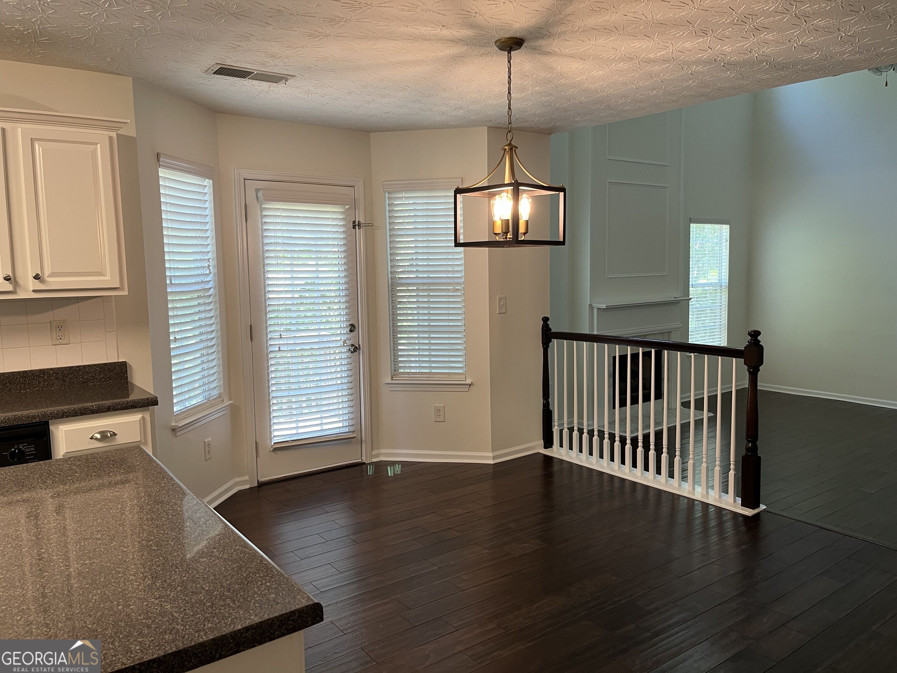 10 New York Avenue Property Photo 4