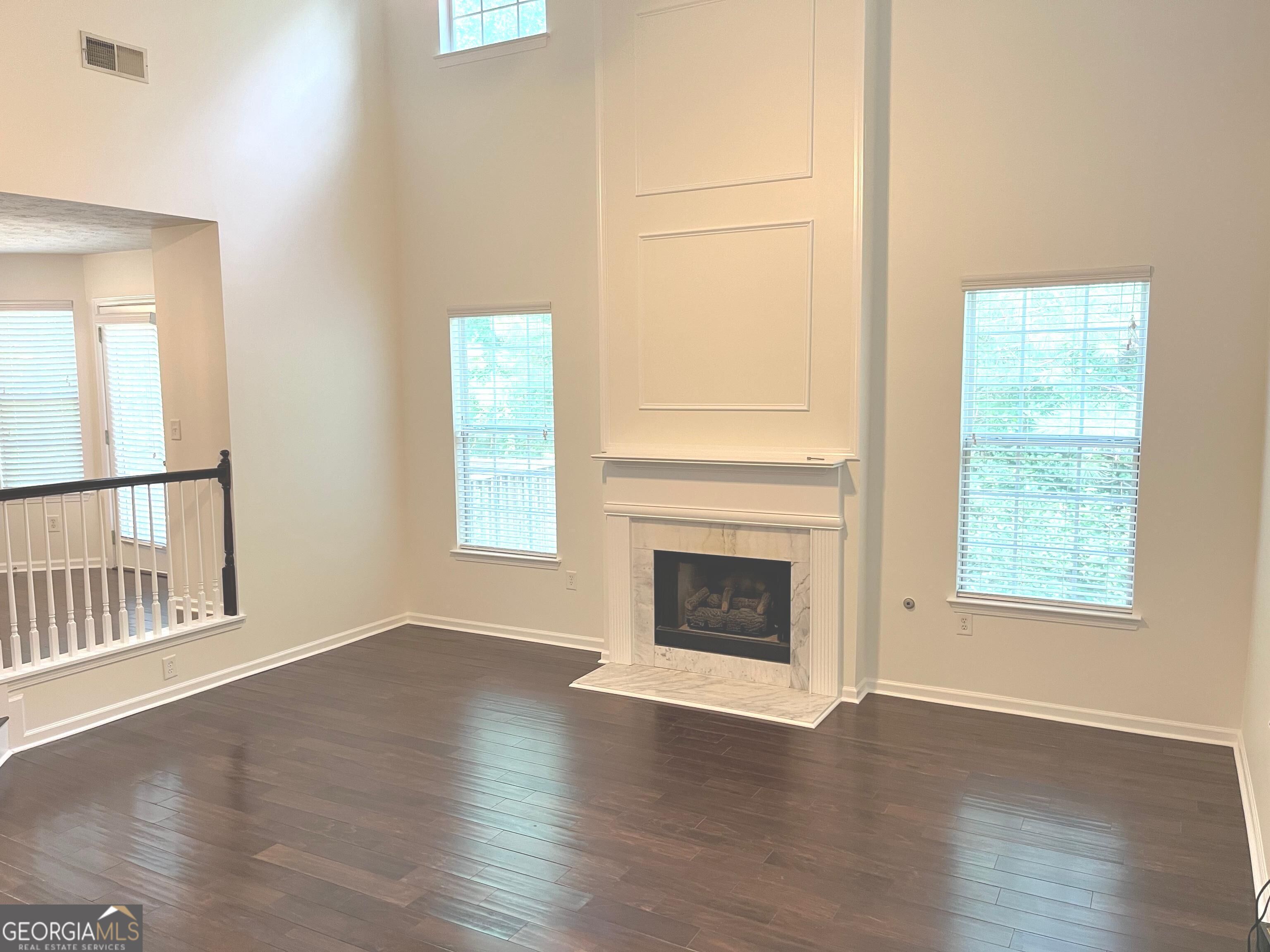 10 New York Avenue Property Photo 6