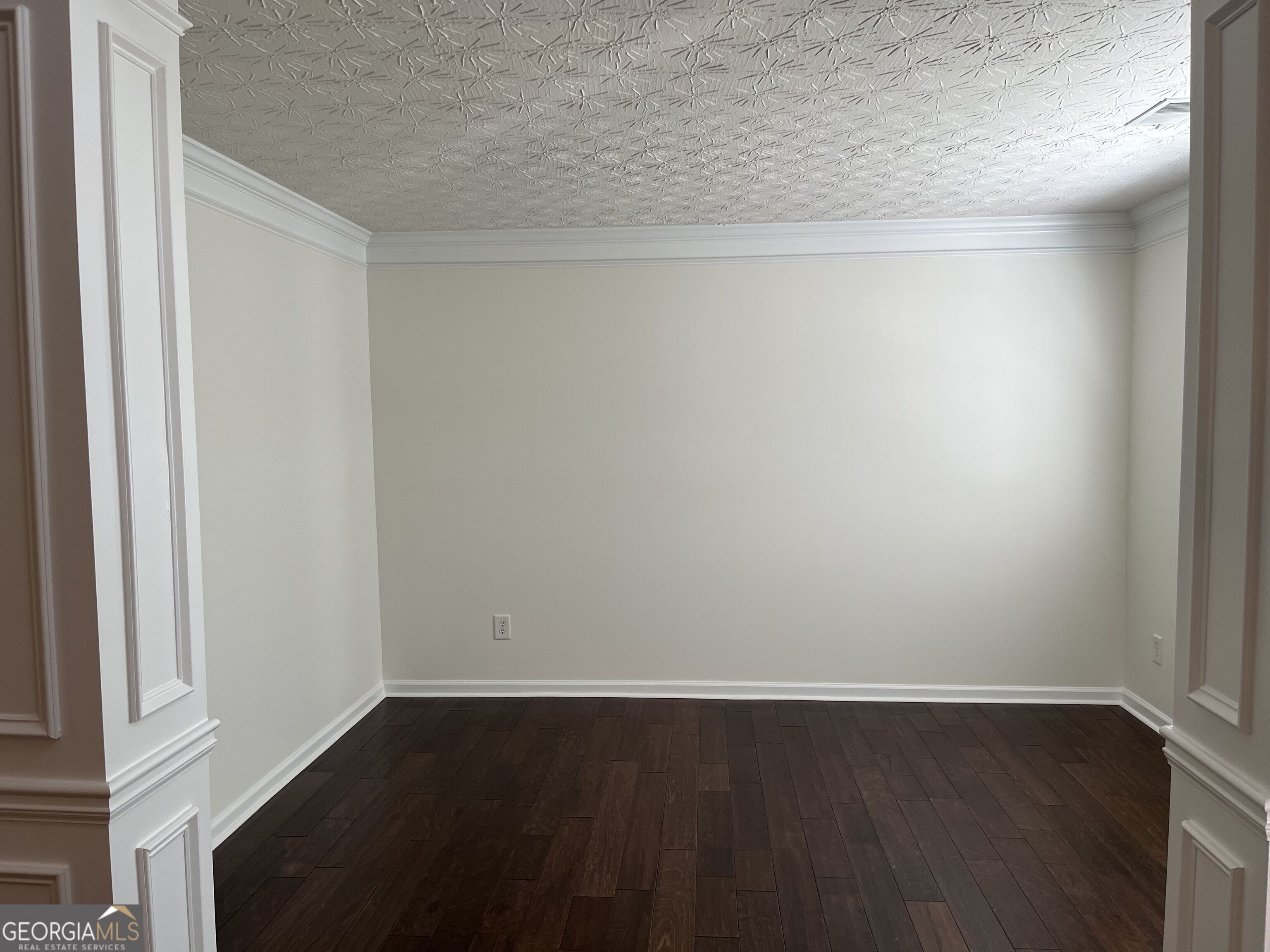 10 New York Avenue Property Photo 8