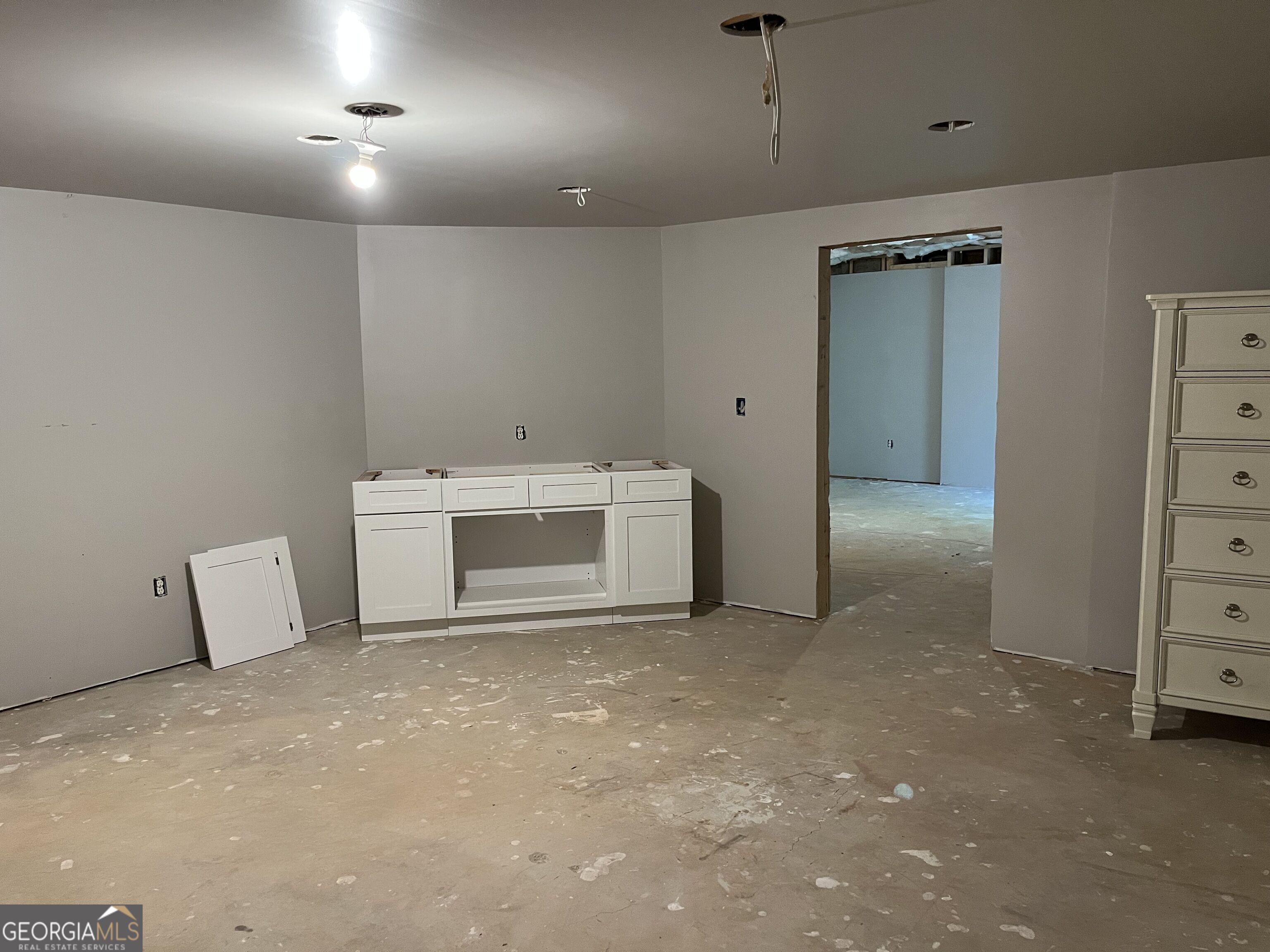 10 New York Avenue Property Photo 26