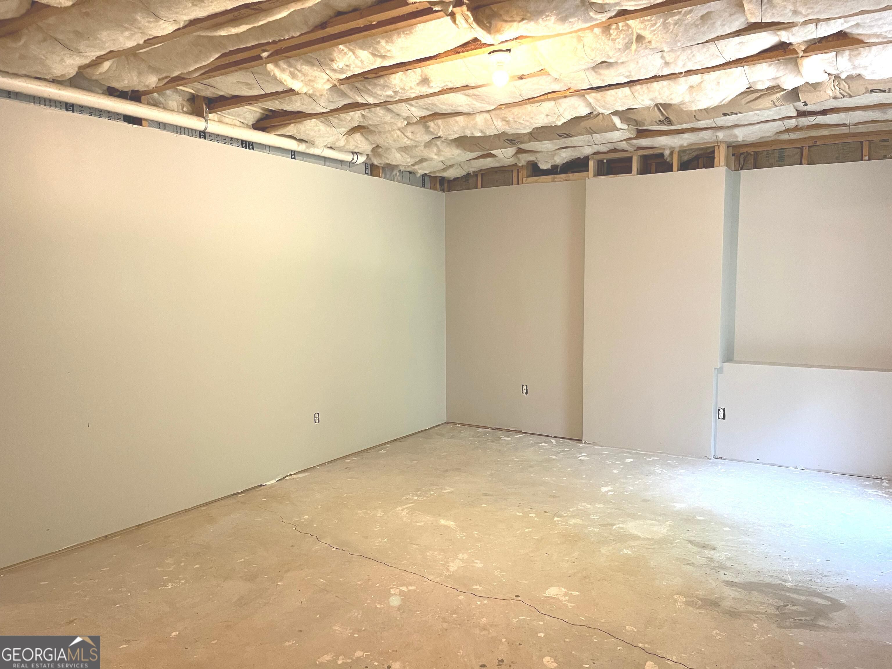 10 New York Avenue Property Photo 27