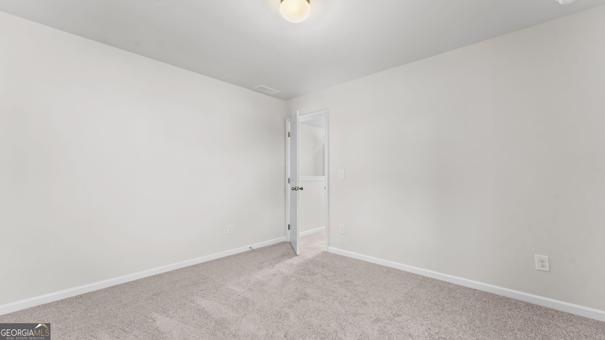 5245 Gainesville Street Property Photo 8