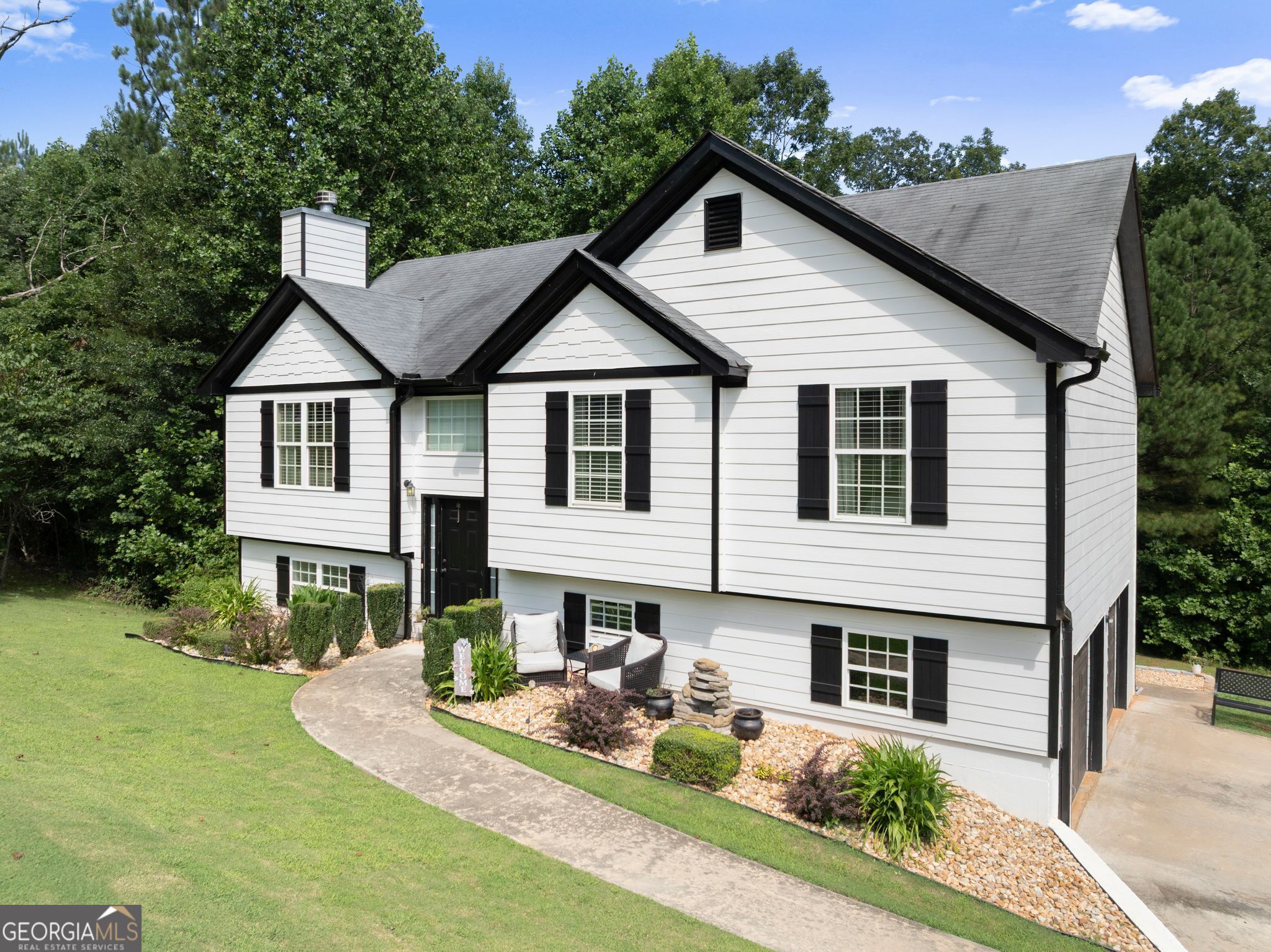 2786 Summer Creek Drive Property Photo 3