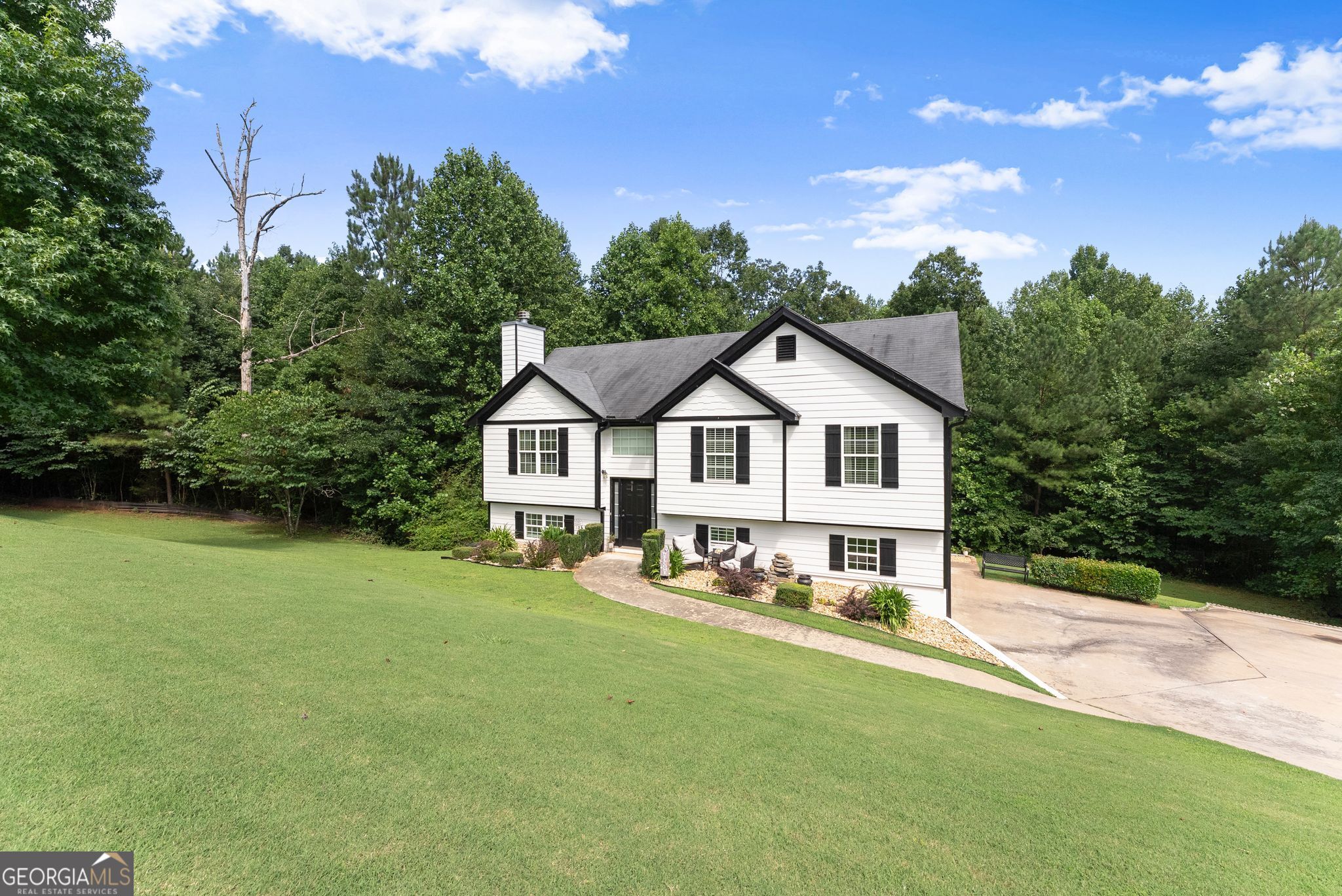 2786 Summer Creek Drive Property Photo 4