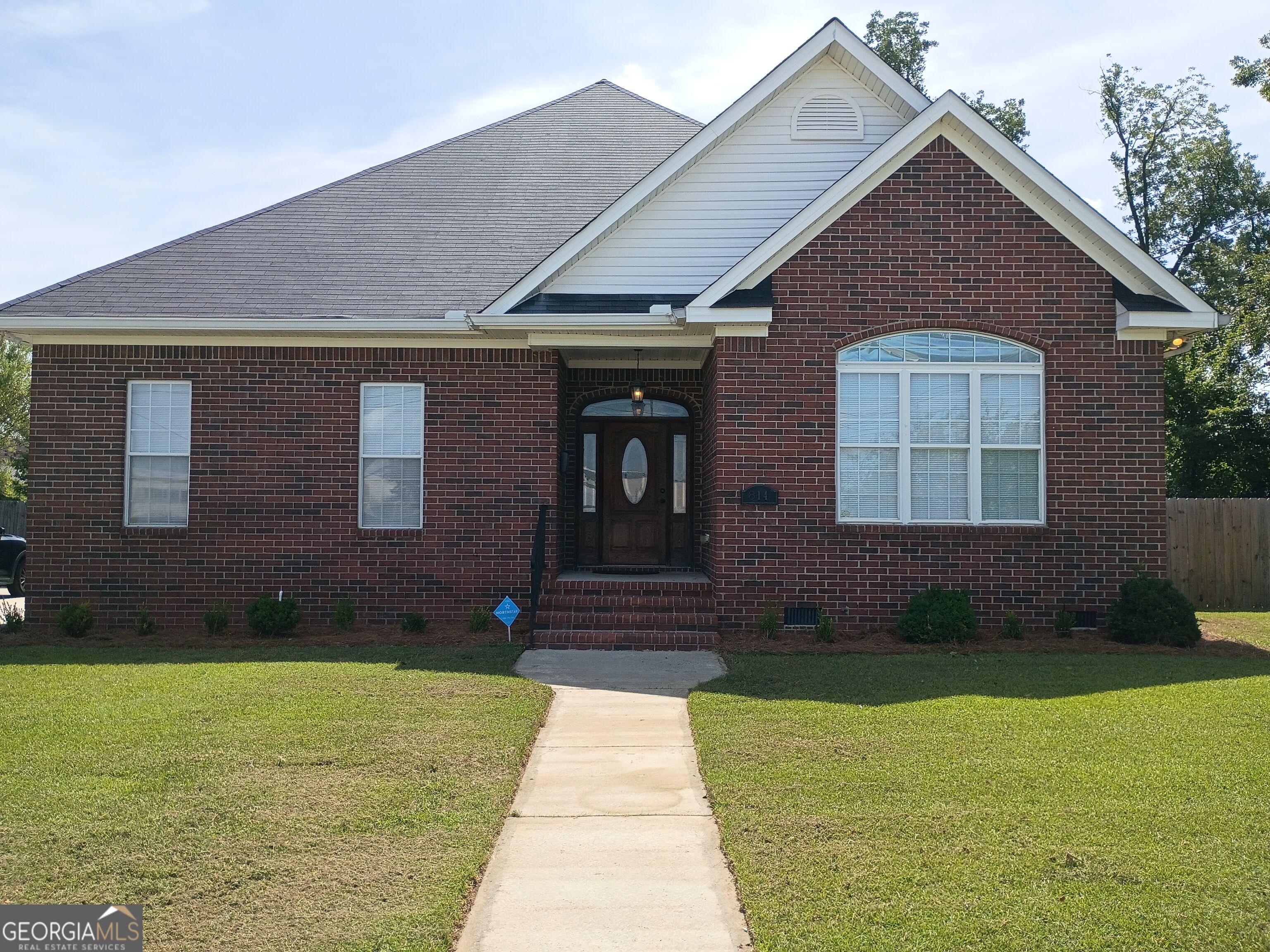 814 11th Street Property Photo 1